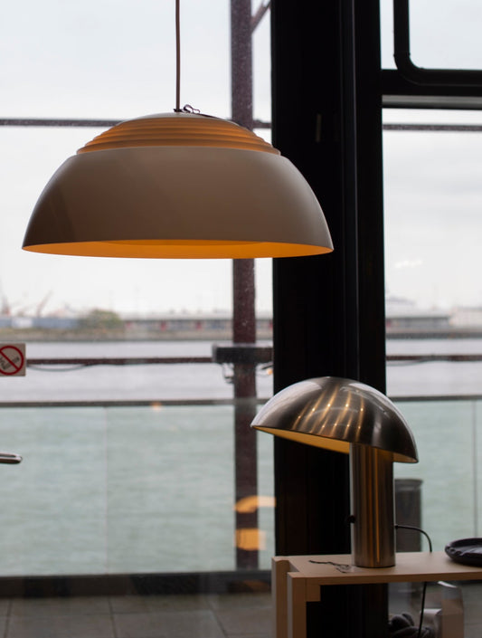Royal pendant Arne Jacobsen