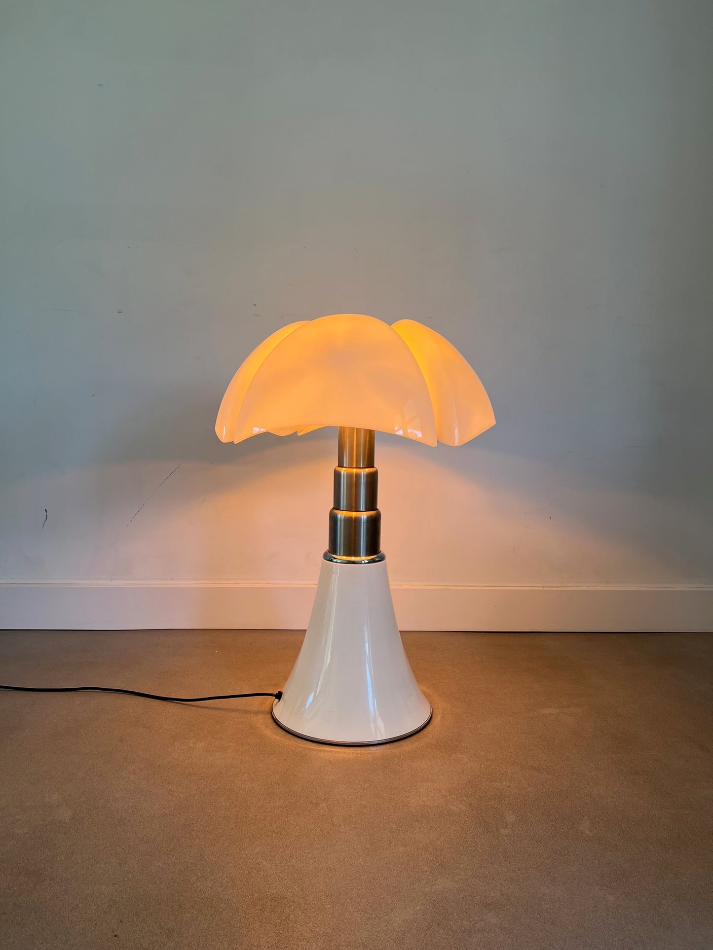 Vintage Pipistrello 'Table Lamp' Gae Aulenti 70's
