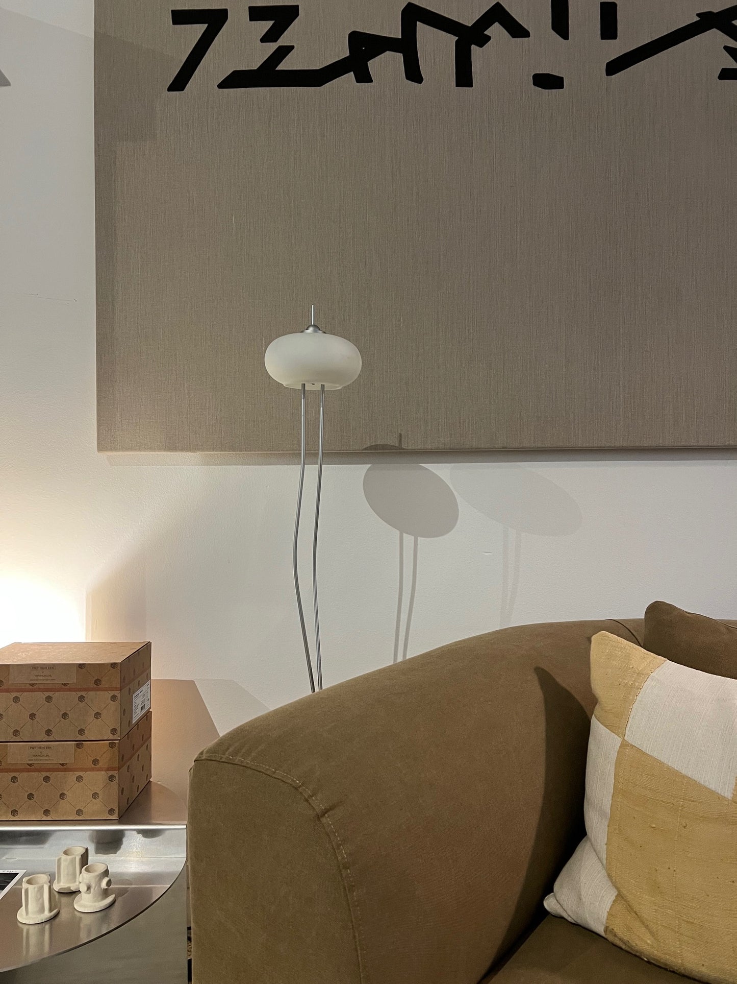 Minimalist floor lamp
