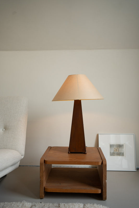 Obelisk table lamp