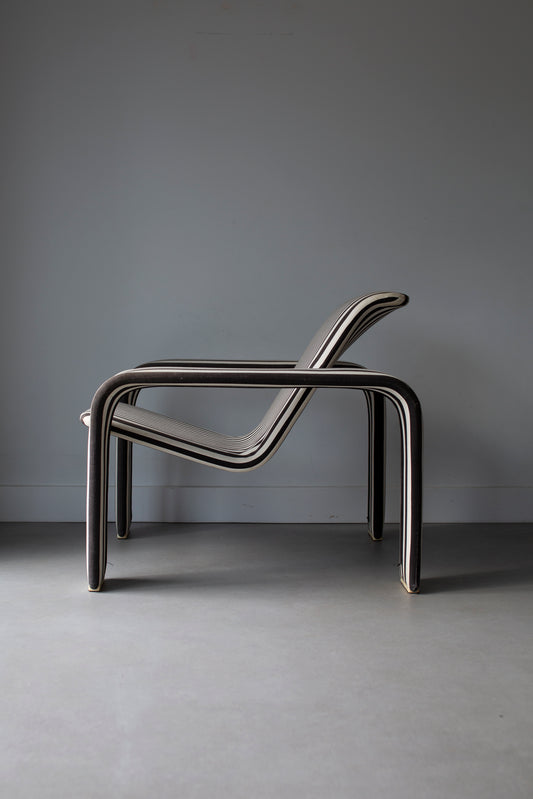 Armchair 004 by Antti Nurmesniemi for Vuokko 80's (rent only)