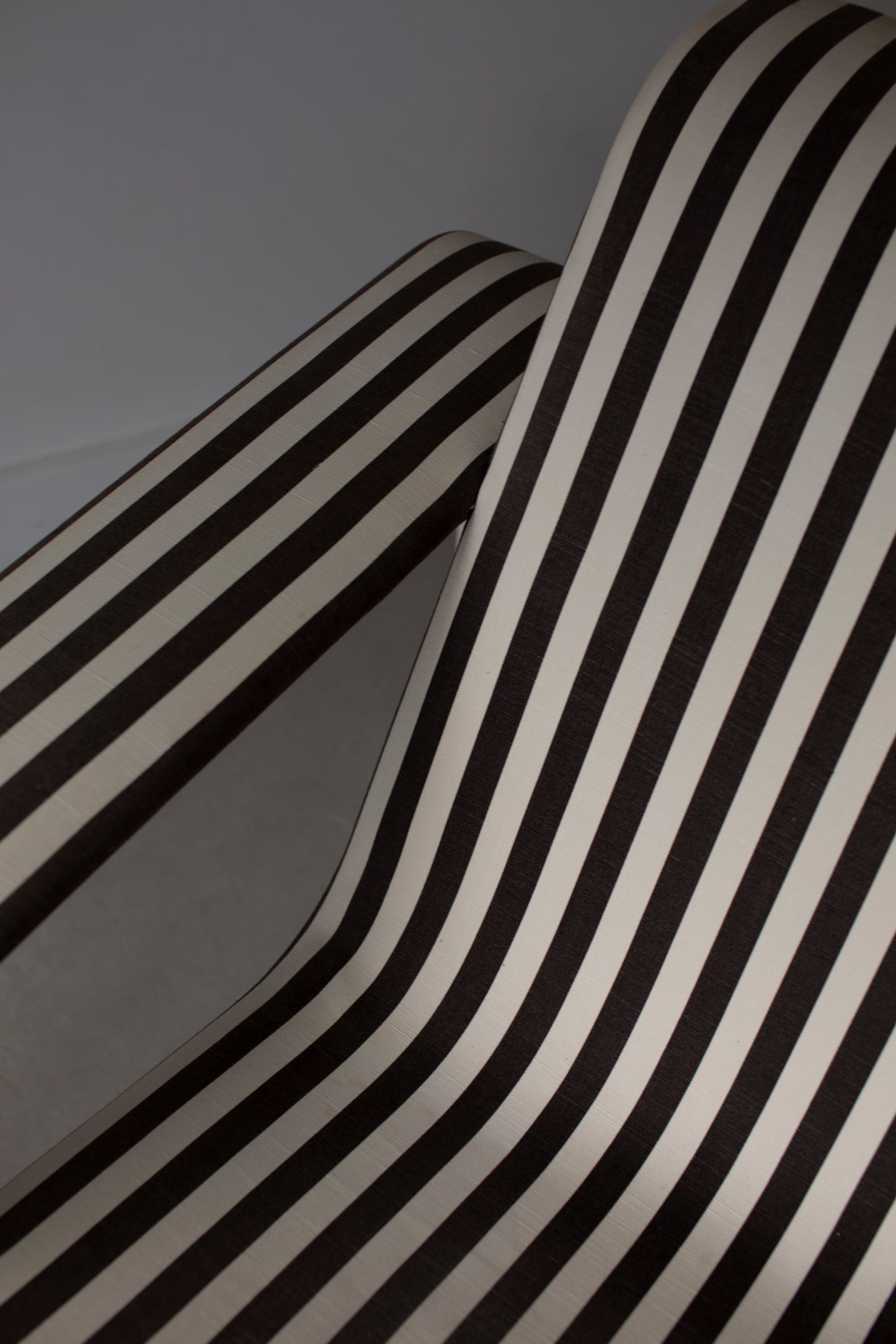 Armchair 004 by Antti Nurmesniemi for Vuokko 80's (rent only)