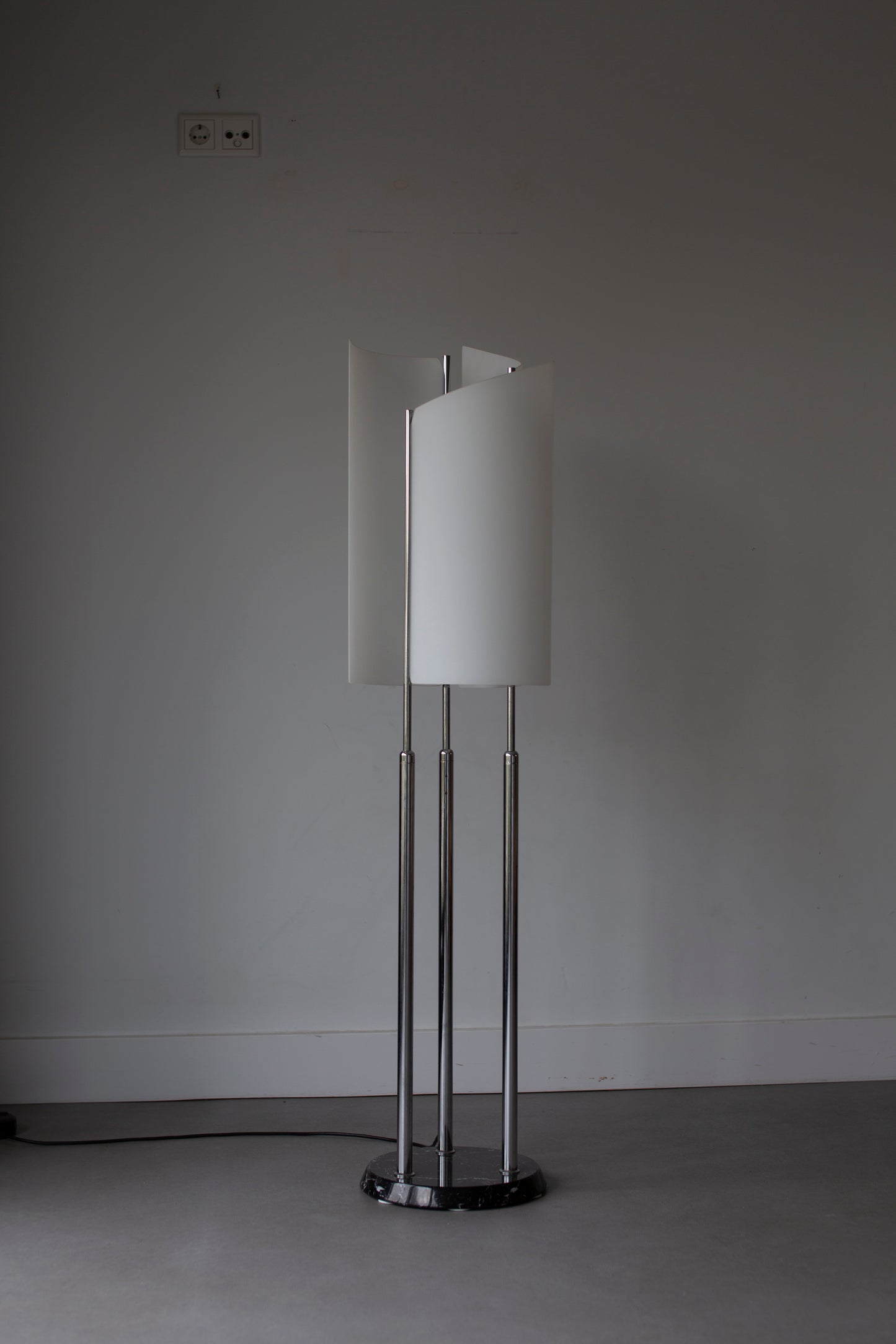 Arianna floorlamp by Bruno Gecchelin 70's