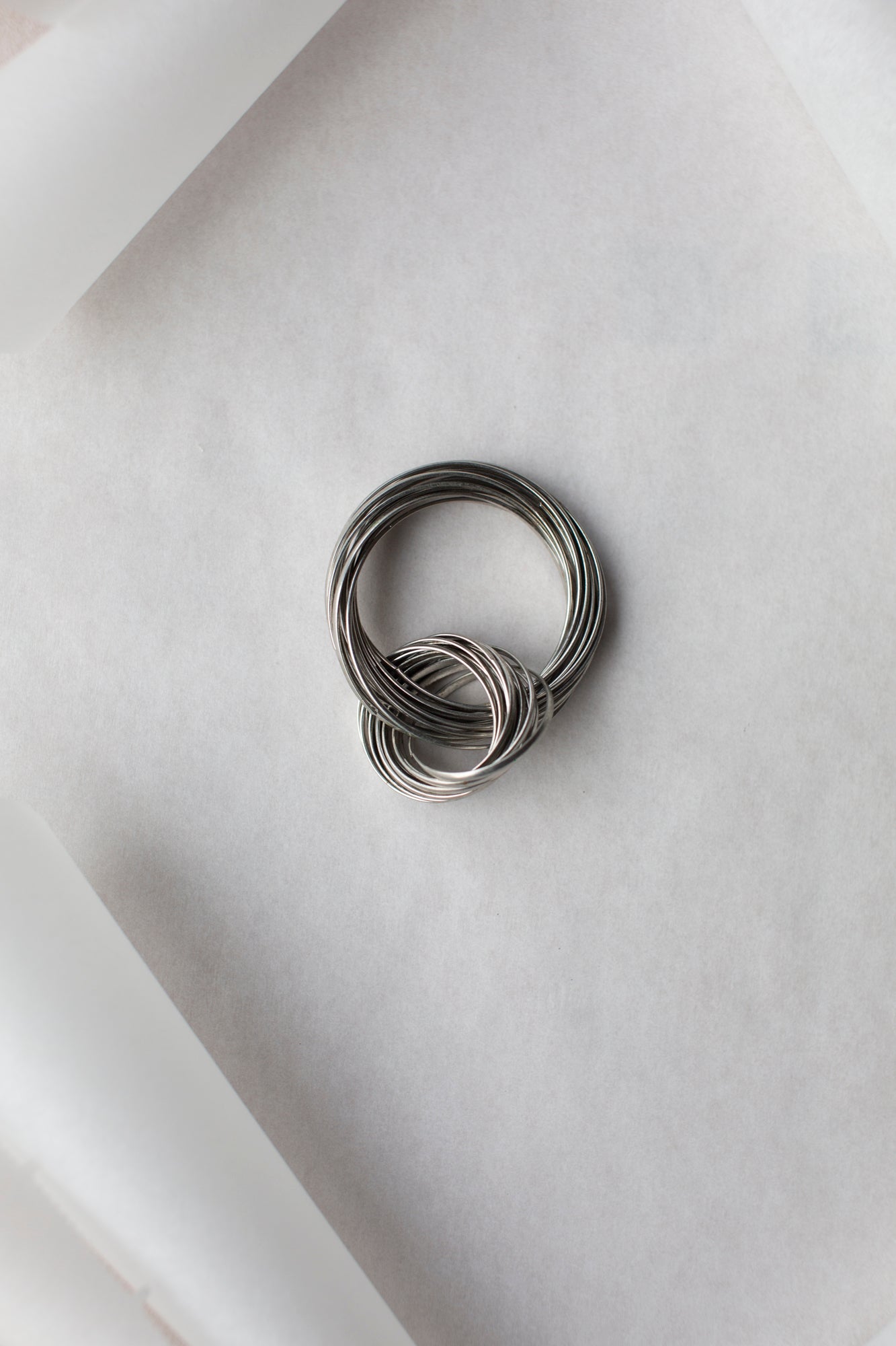 The Sculptural Ring Cluster