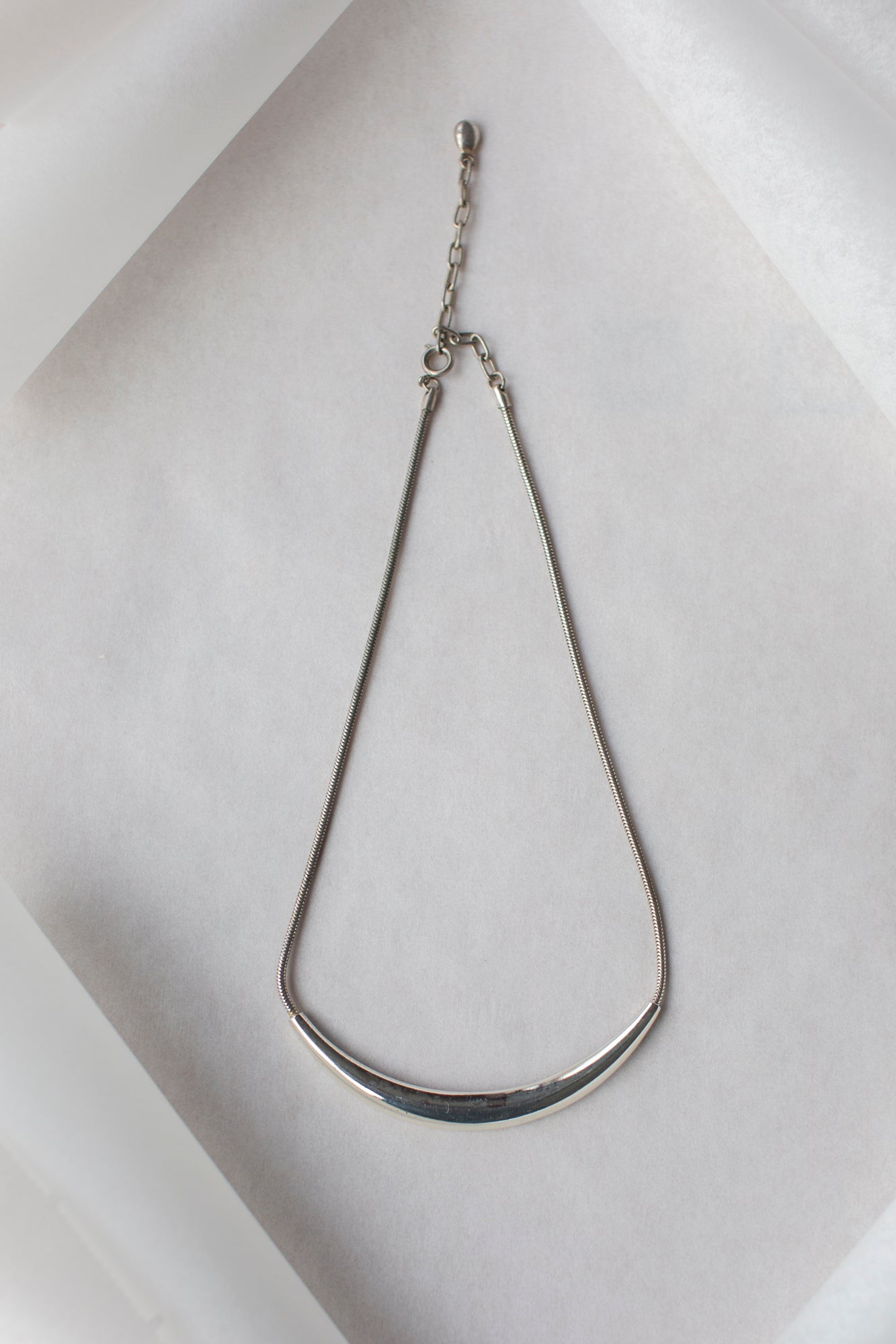 The Arc Curve Necklace