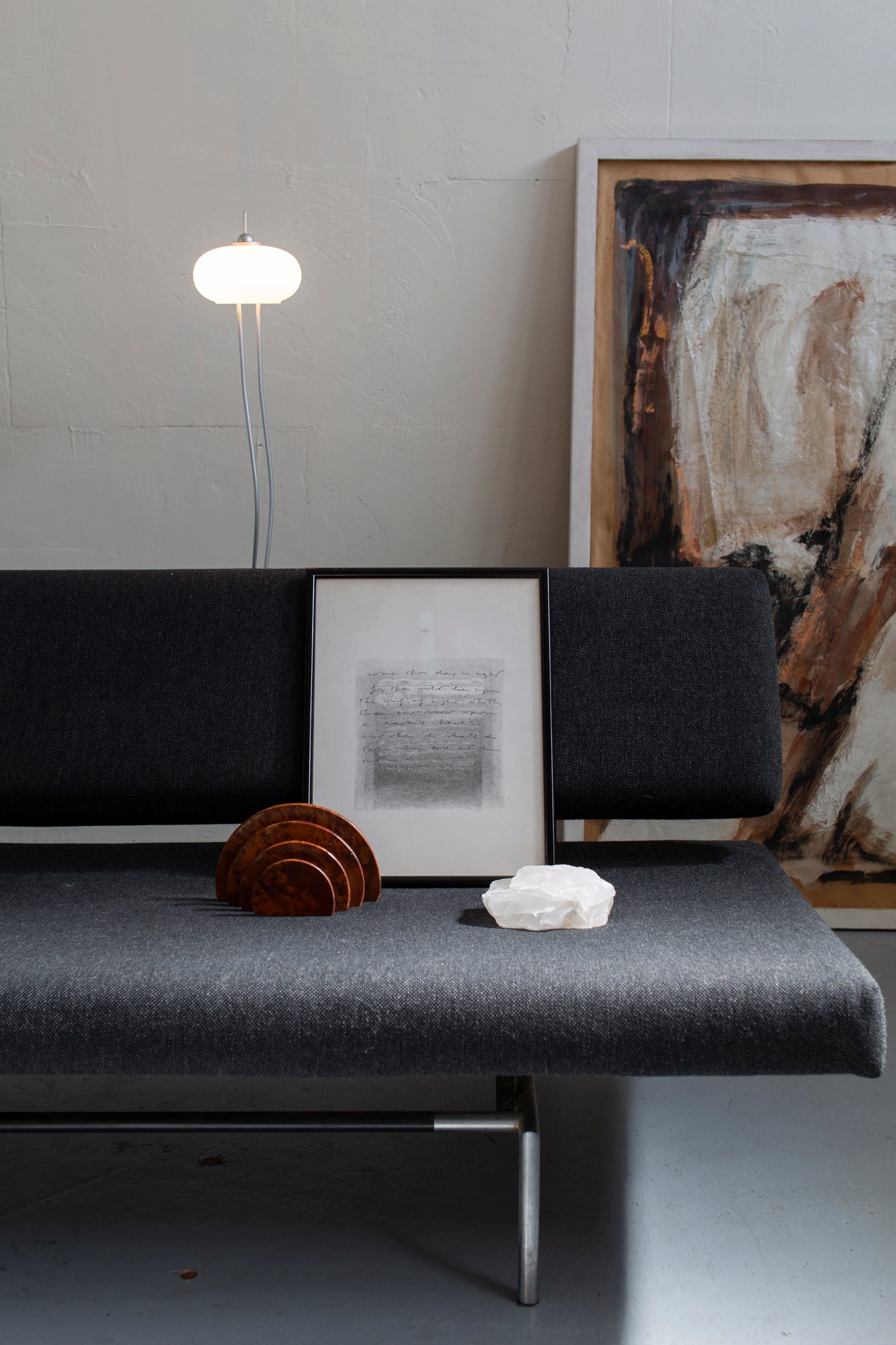 Minimalist floor lamp