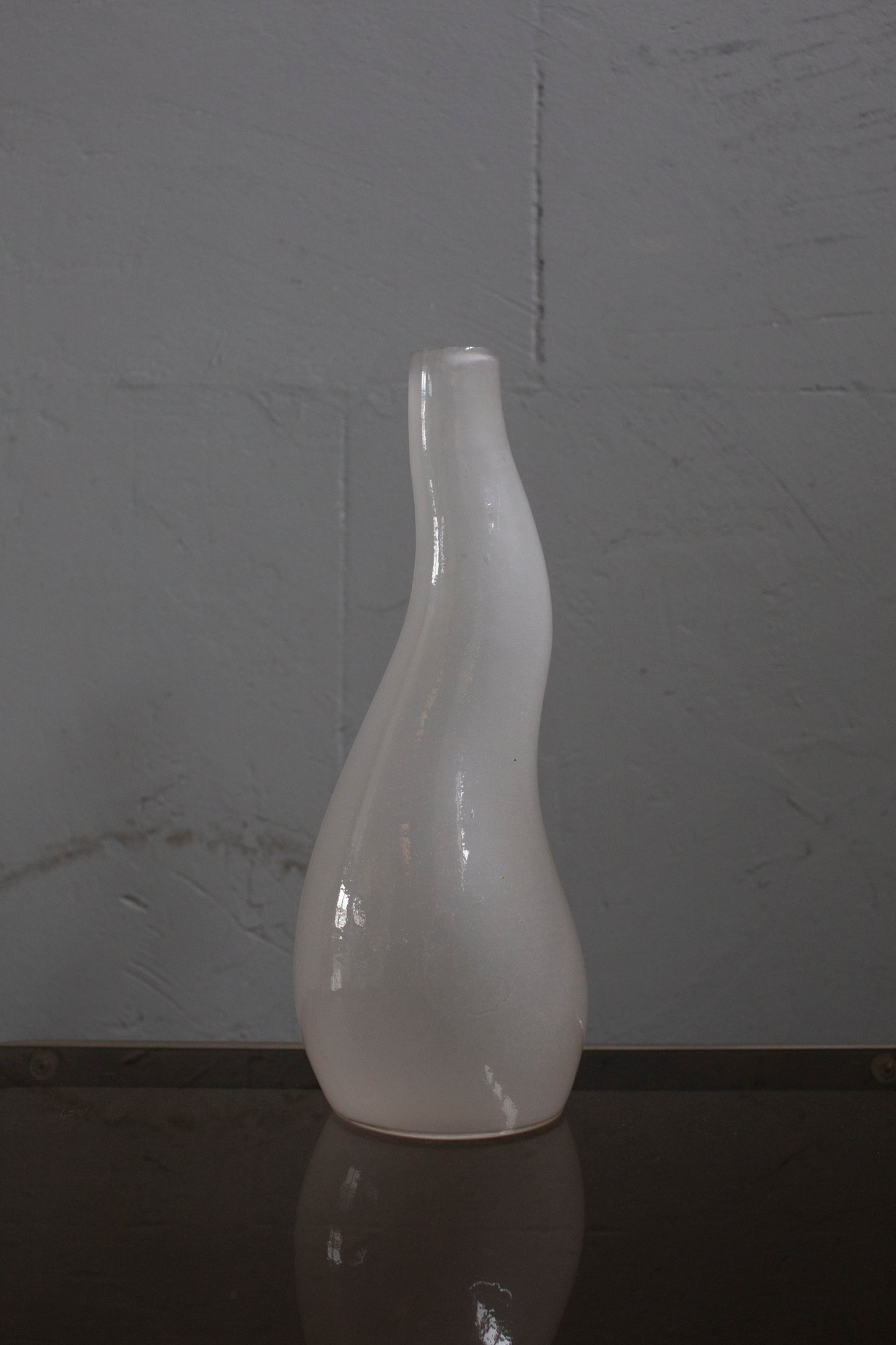 Curvy vase