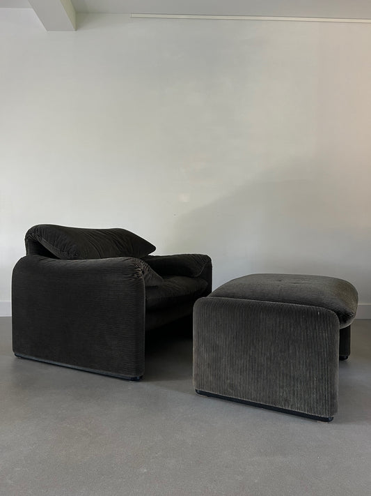 vintage Cassina Maralunga loungchair & ottoman