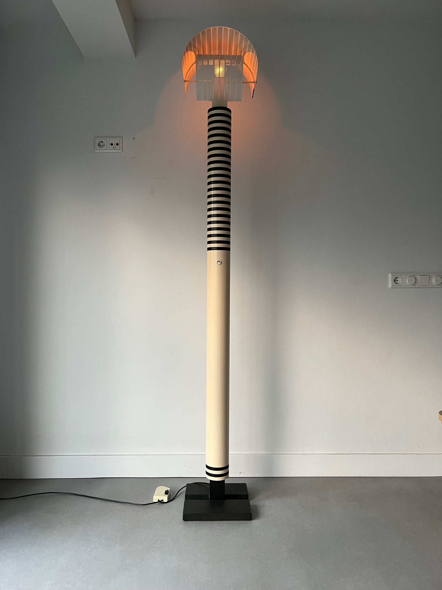 Shogun terra floorlamp by Mario Botta 80's