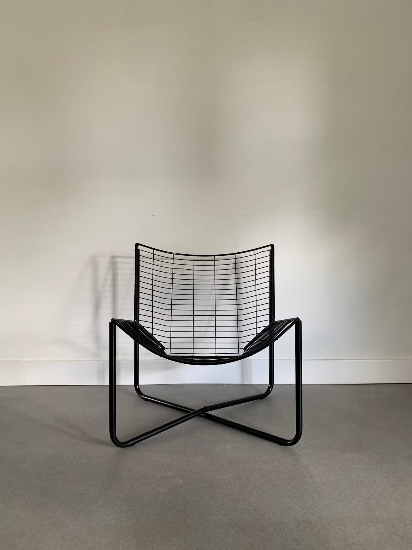 Jarpen wired chair by Niels Gammelgaard