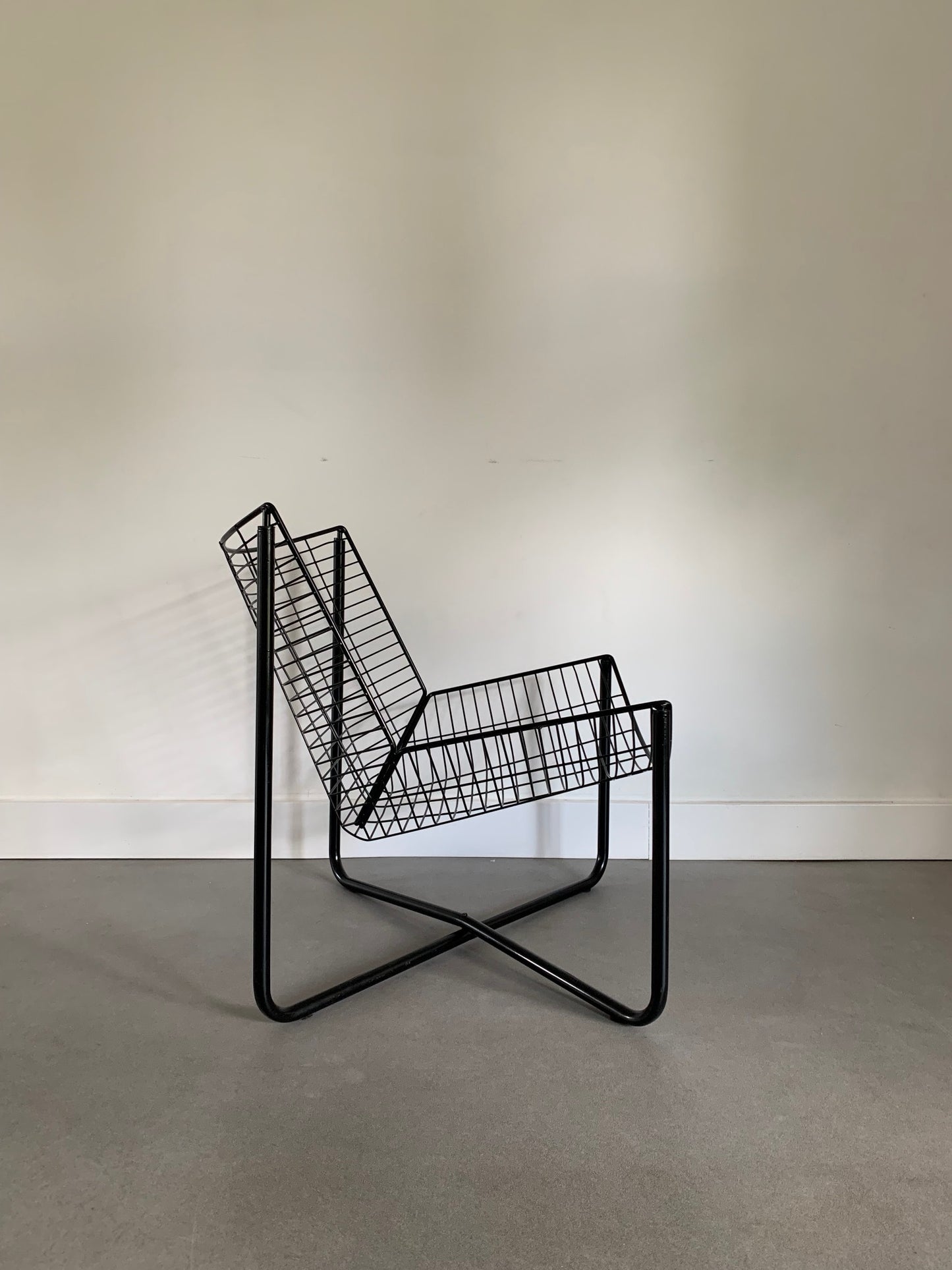 Jarpen wired chair by Niels Gammelgaard