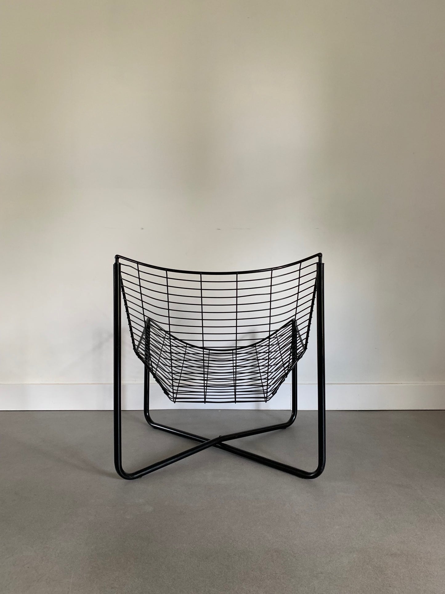 Jarpen wired chair by Niels Gammelgaard