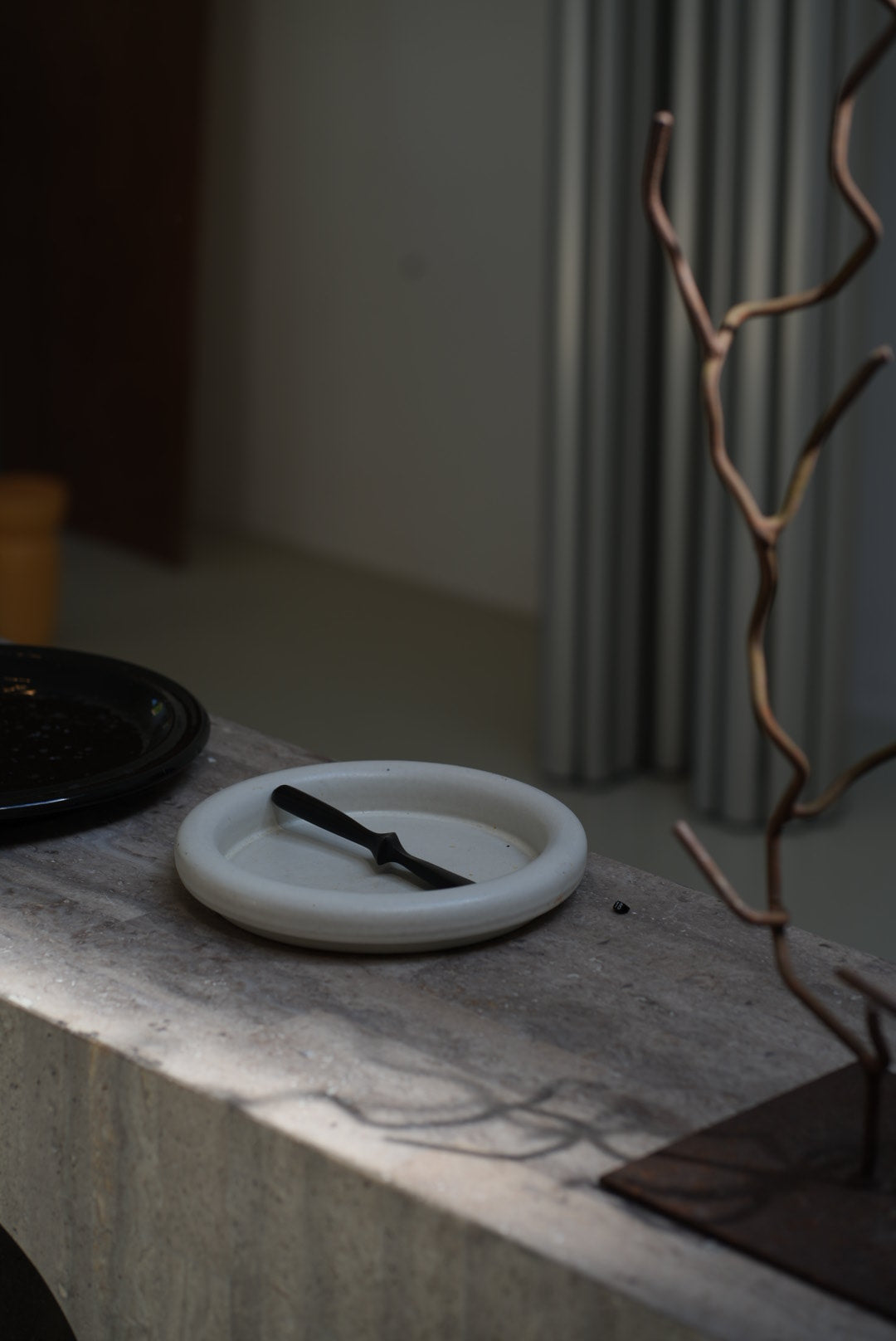 Ceramic decorative plate