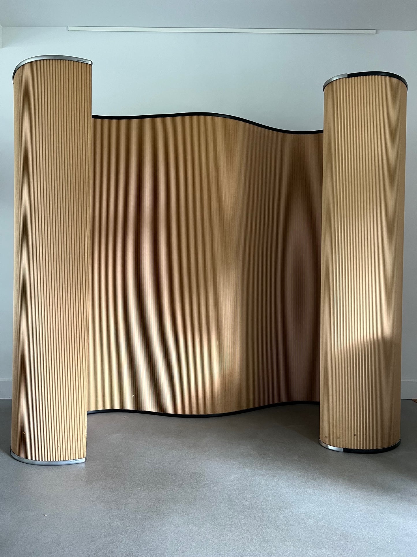 Baleri Italia (cardboard)screen / divider (rent-only)