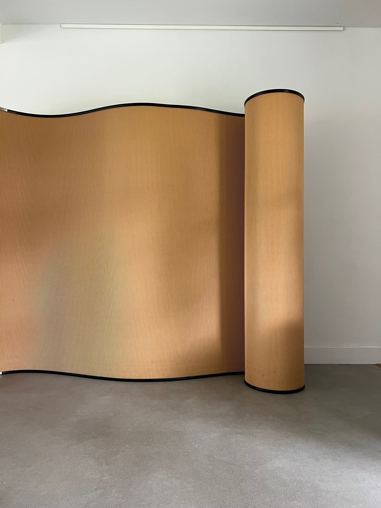 Baleri Italia (cardboard)screen / divider (rent-only) – CU-RA-TED
