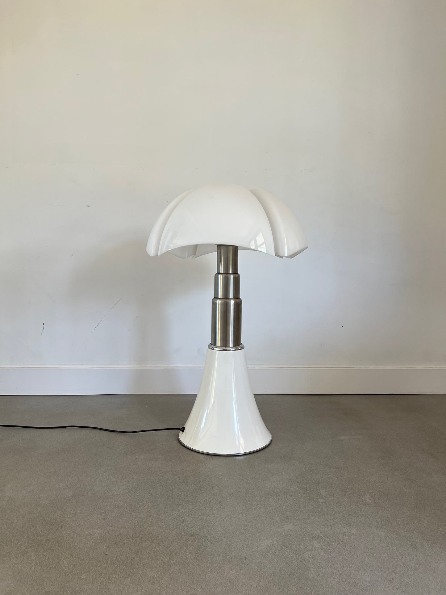 Vintage Pipistrello 'Table Lamp' Gae Aulenti 70's