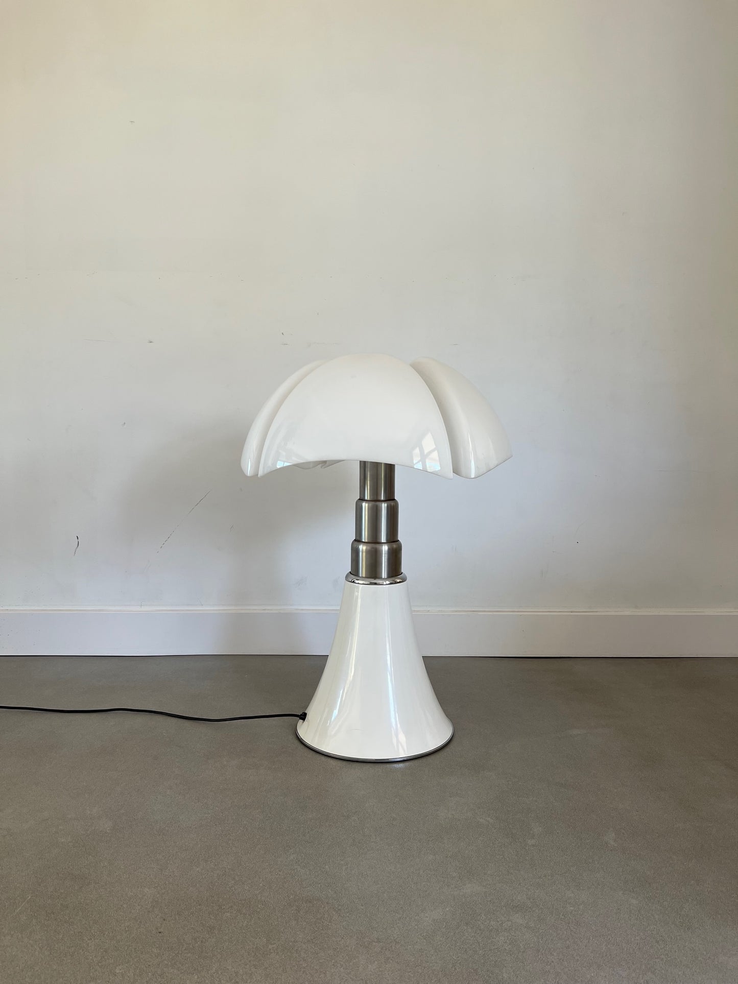 Vintage Pipistrello 'Table Lamp' Gae Aulenti 70's