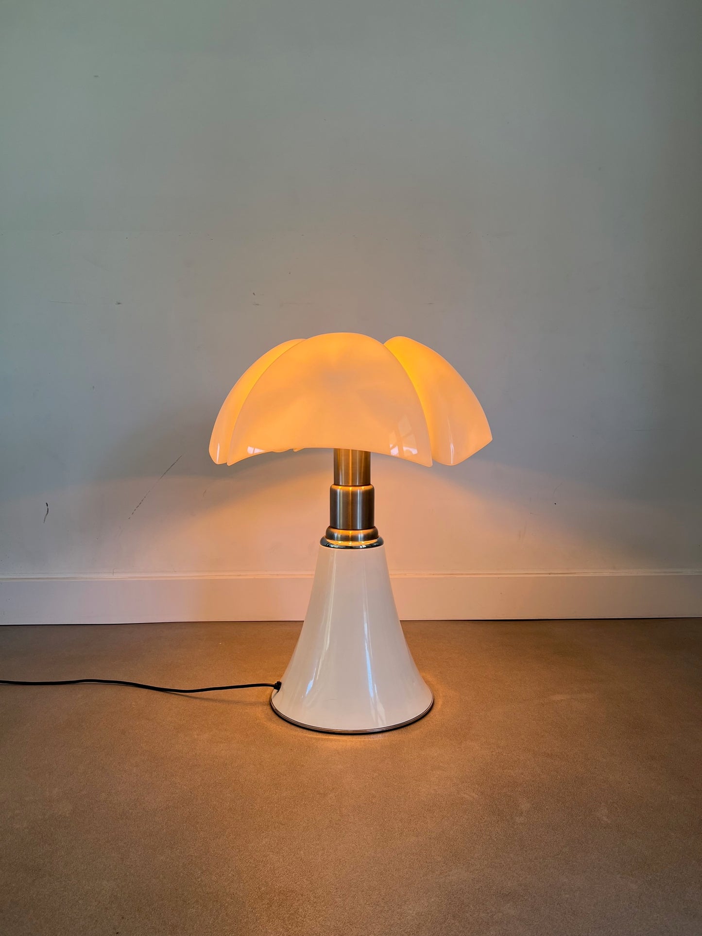 Vintage Pipistrello 'Table Lamp' Gae Aulenti 70's