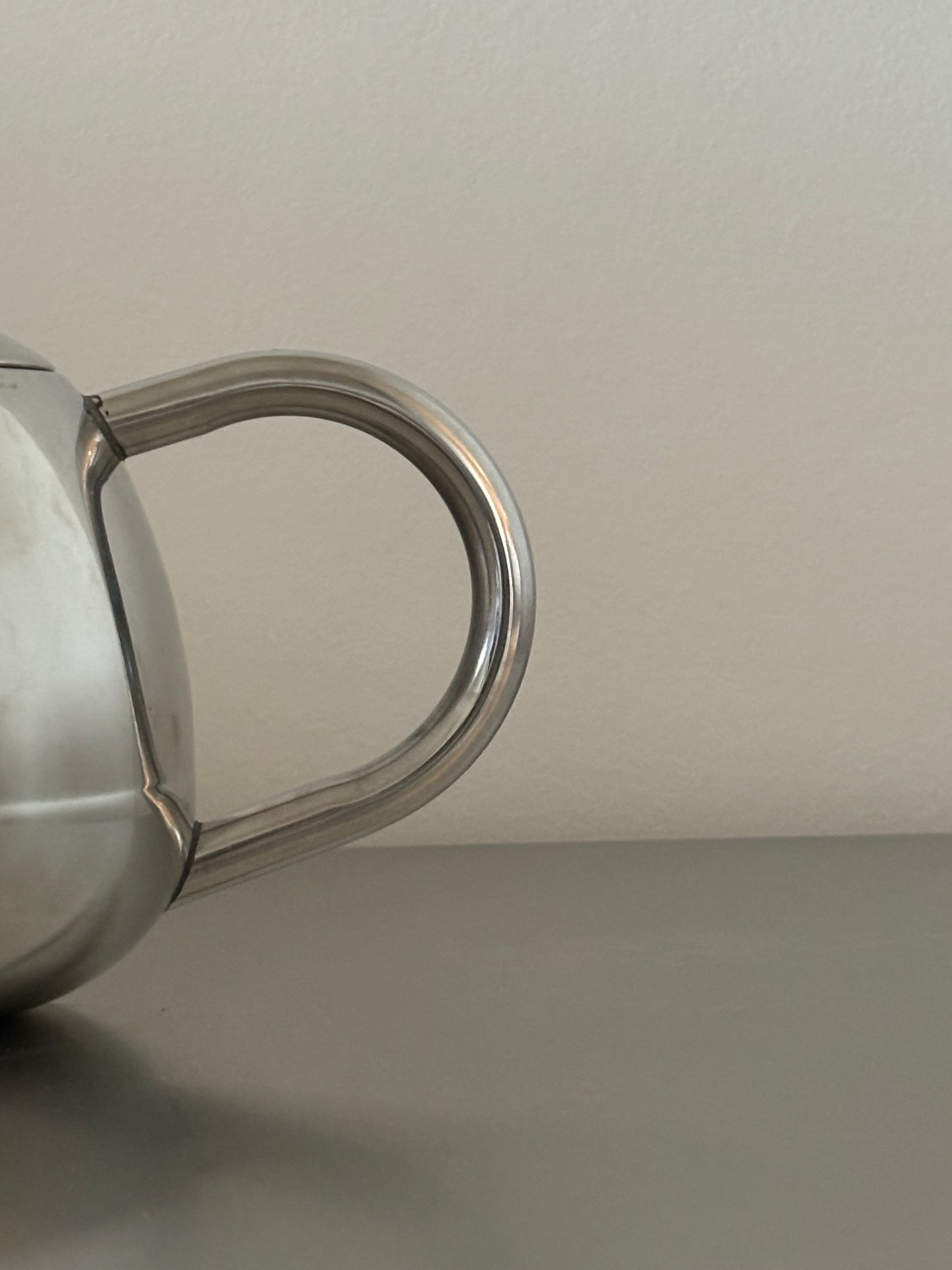 Stainless steel tea pot