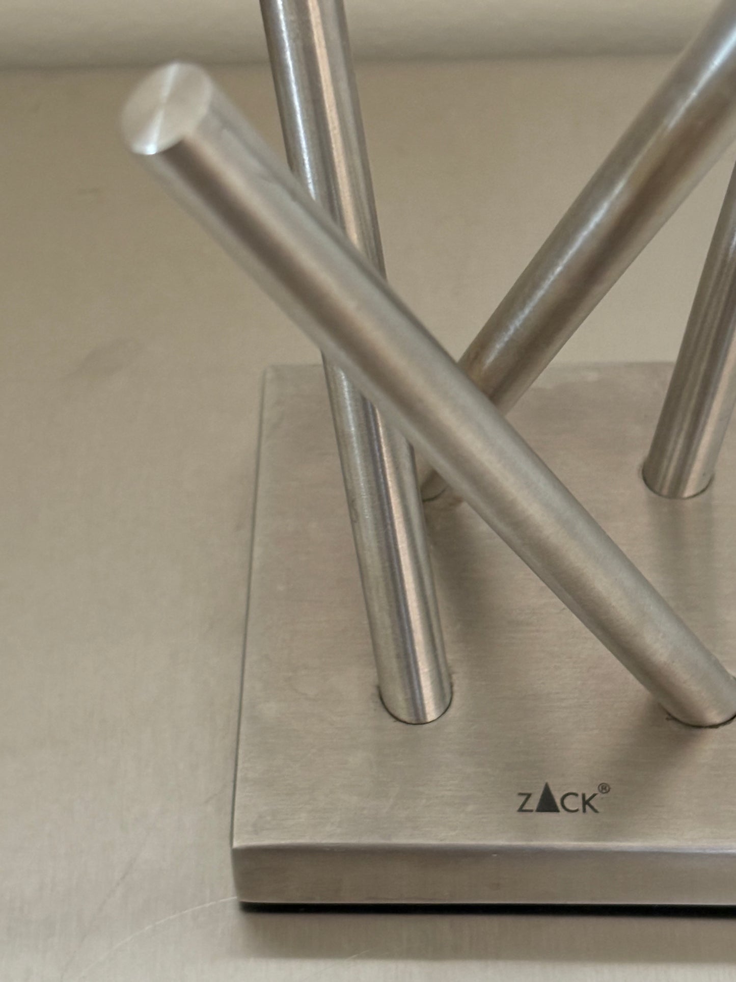 Zack stainless steel object