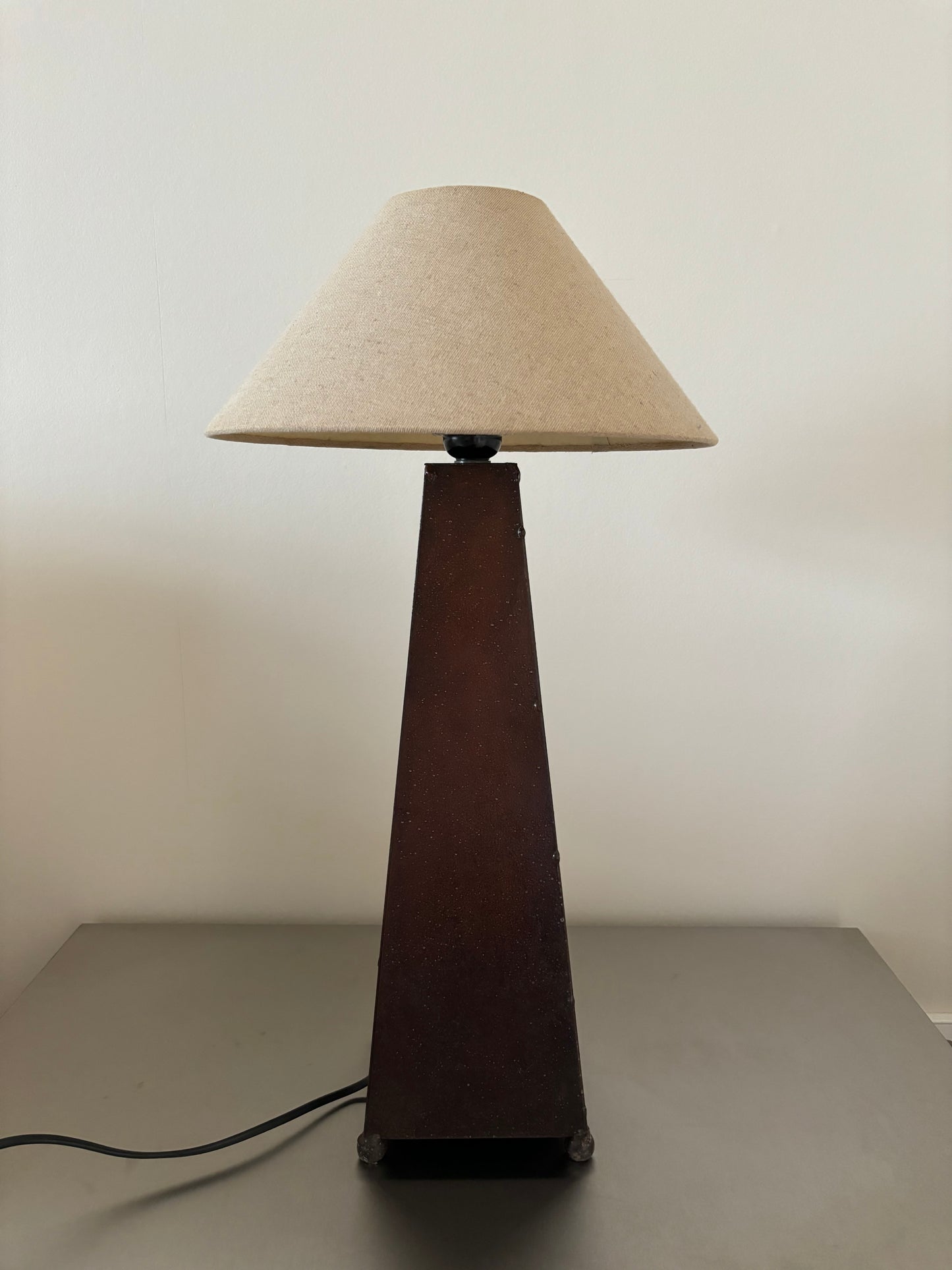 Obelisk table lamp - Vandeheg - lampshade included