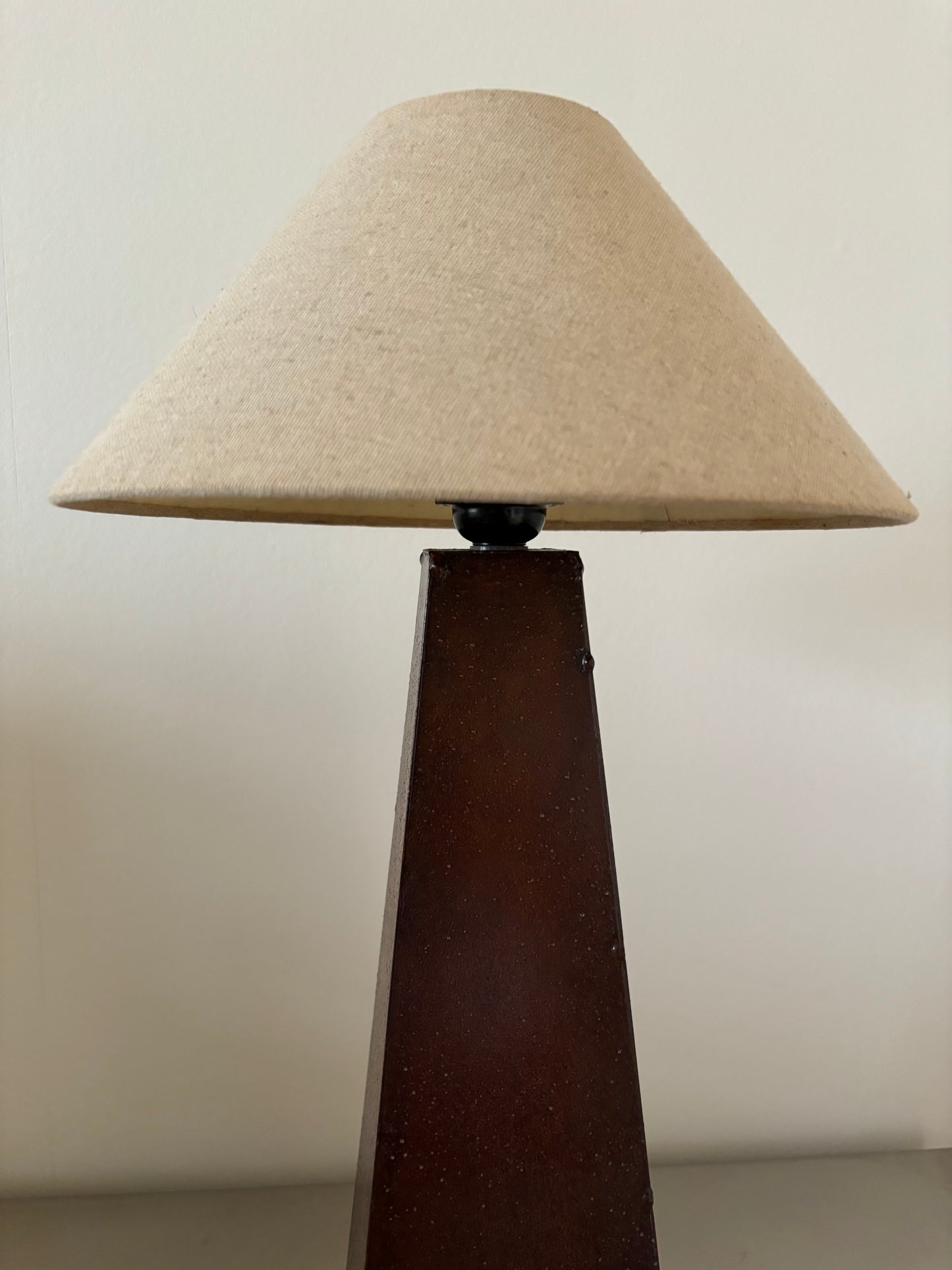 Obelisk table lamp - Vandeheg - lampshade included