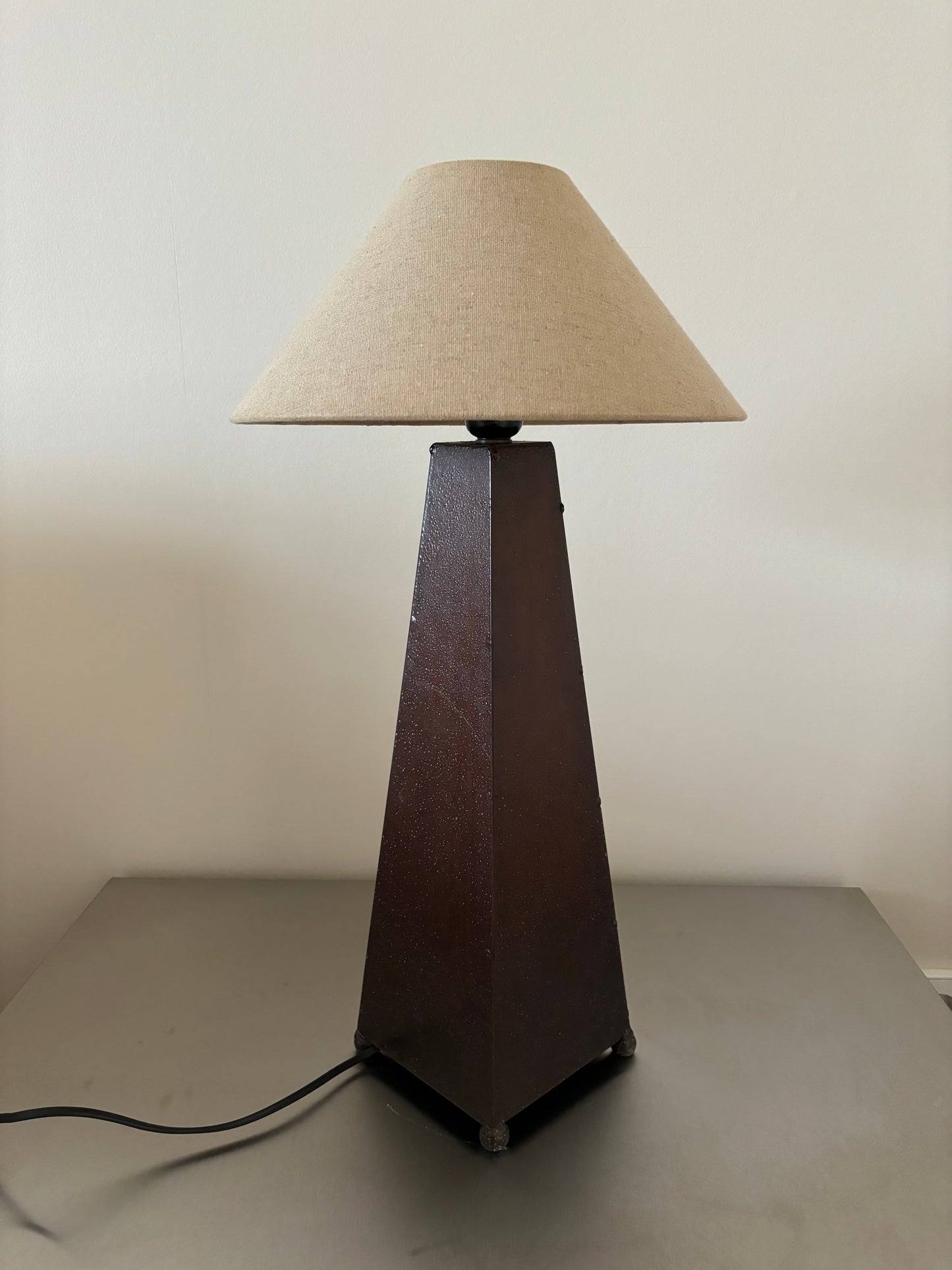 Obelisk table lamp - Vandeheg - lampshade included