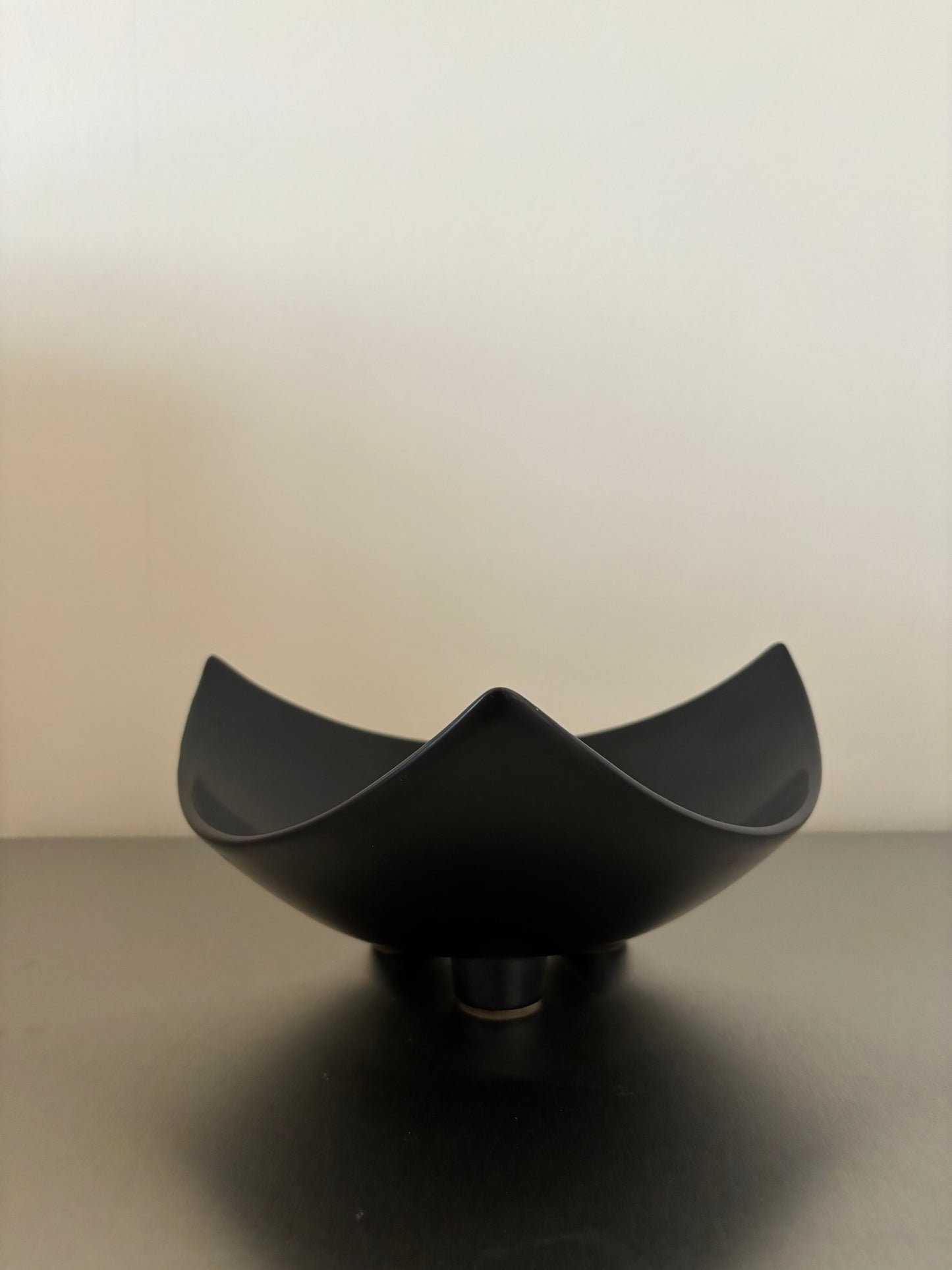 Black ceramic bowl Molca Design