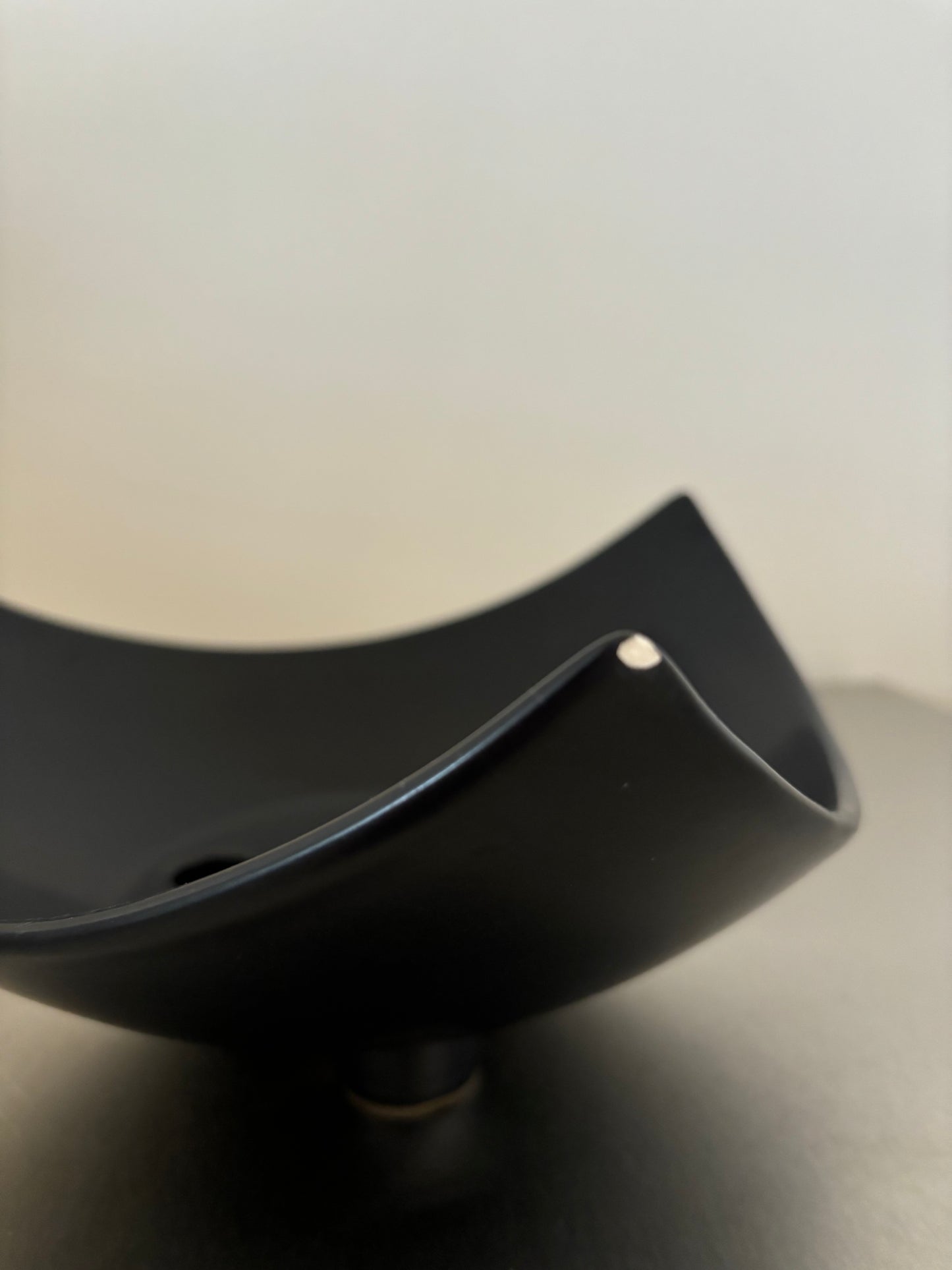 Black ceramic bowl Molca Design