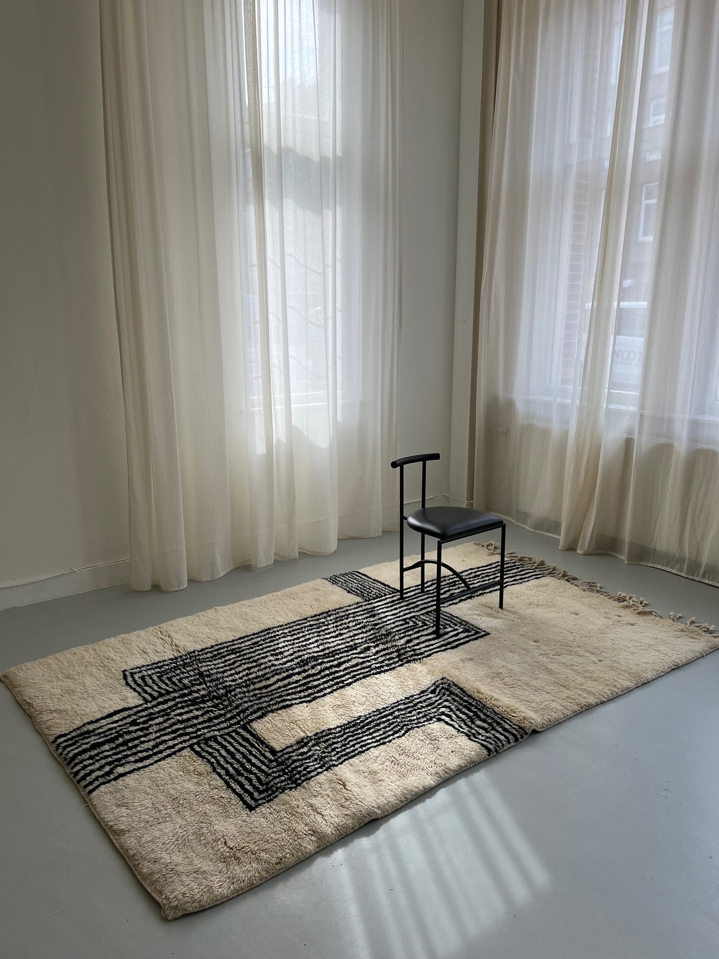 handmade Maroccan rug 'reflex' 100% wool (rent only)