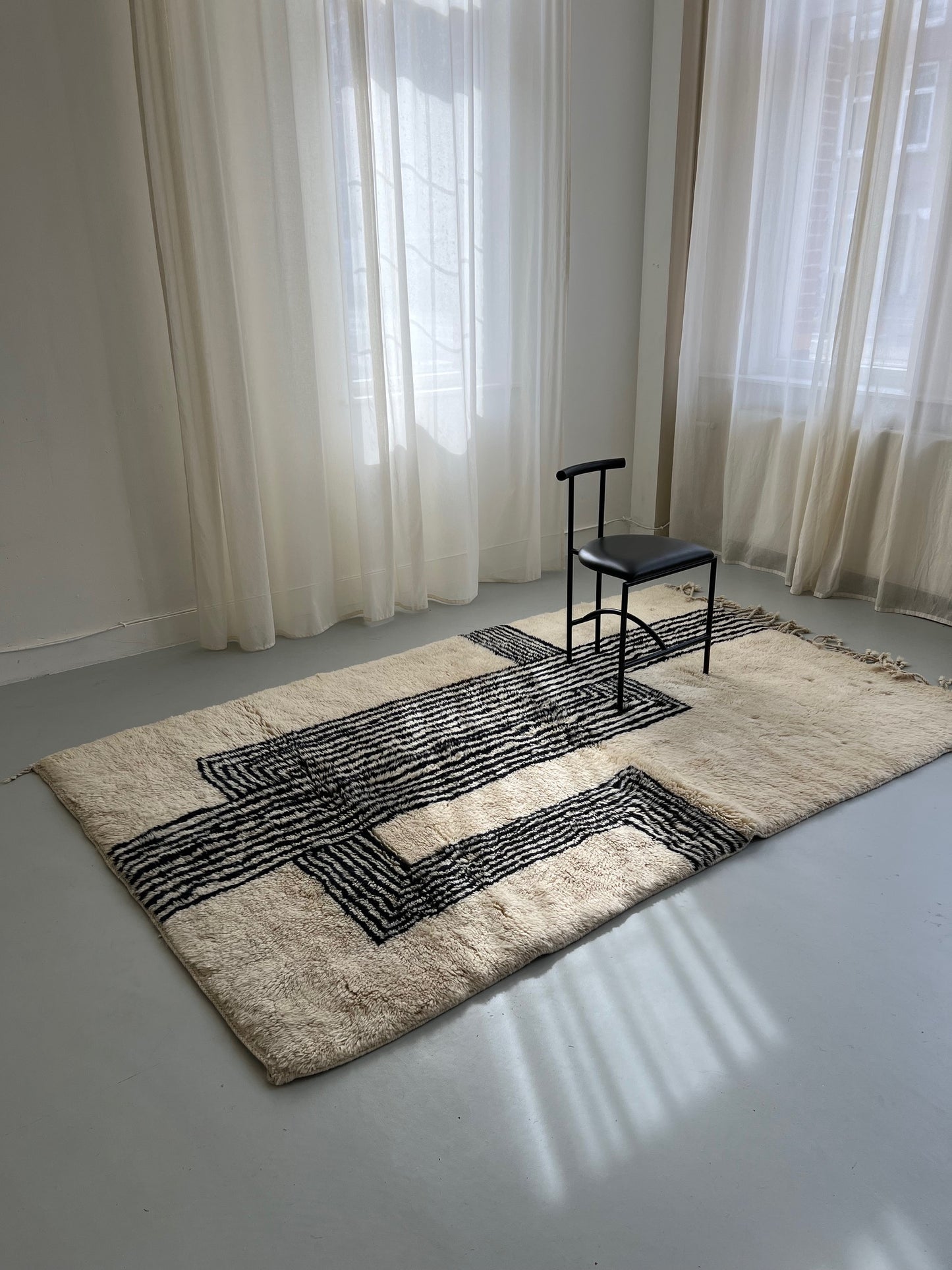 handmade Maroccan rug 'reflex' 100% wool (rent only)