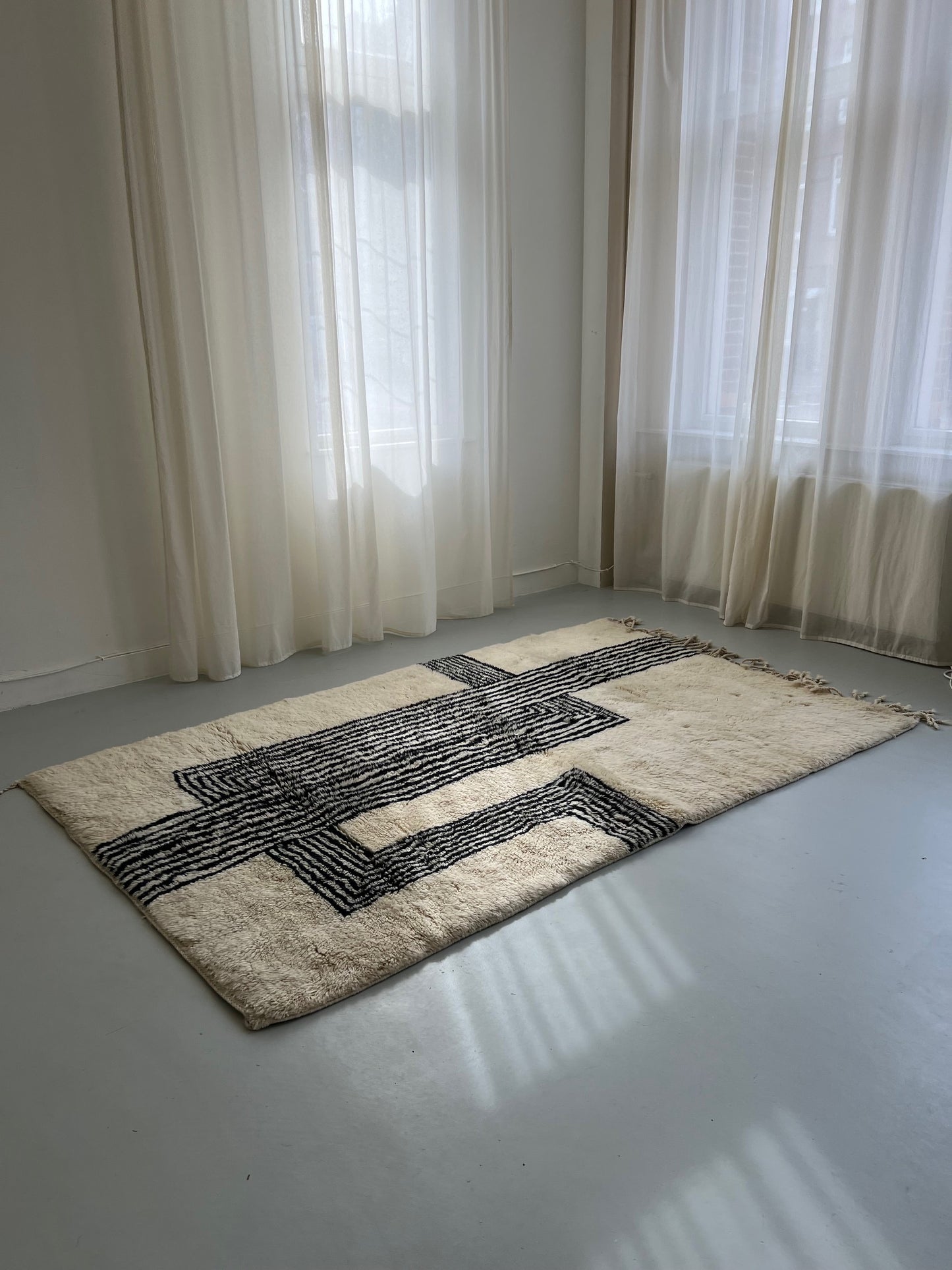 handmade Maroccan rug 'reflex' 100% wool (rent only)