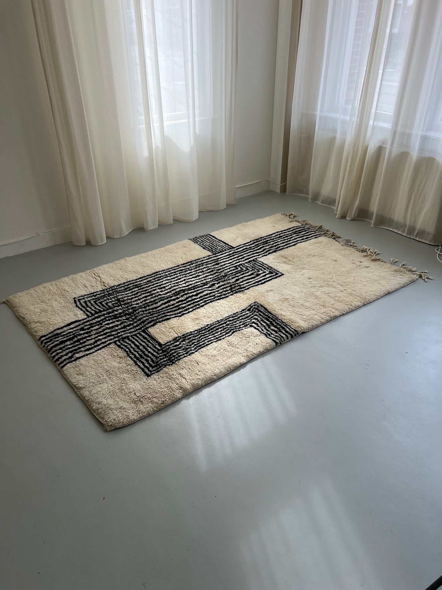 handmade Maroccan rug 'reflex' 100% wool (rent only)