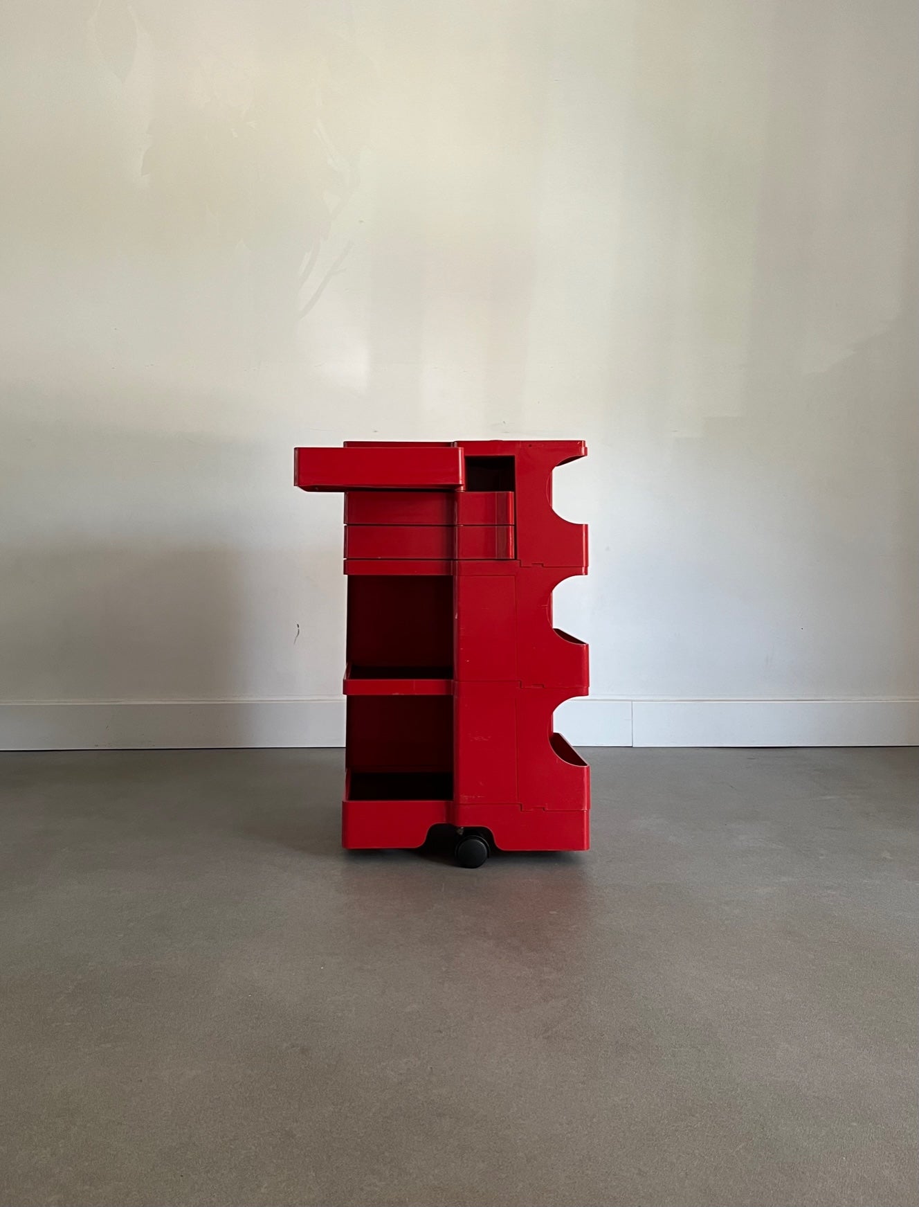 Boby Trolley by Joe Colombo 80's red