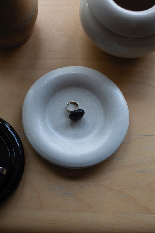 Ring with rock