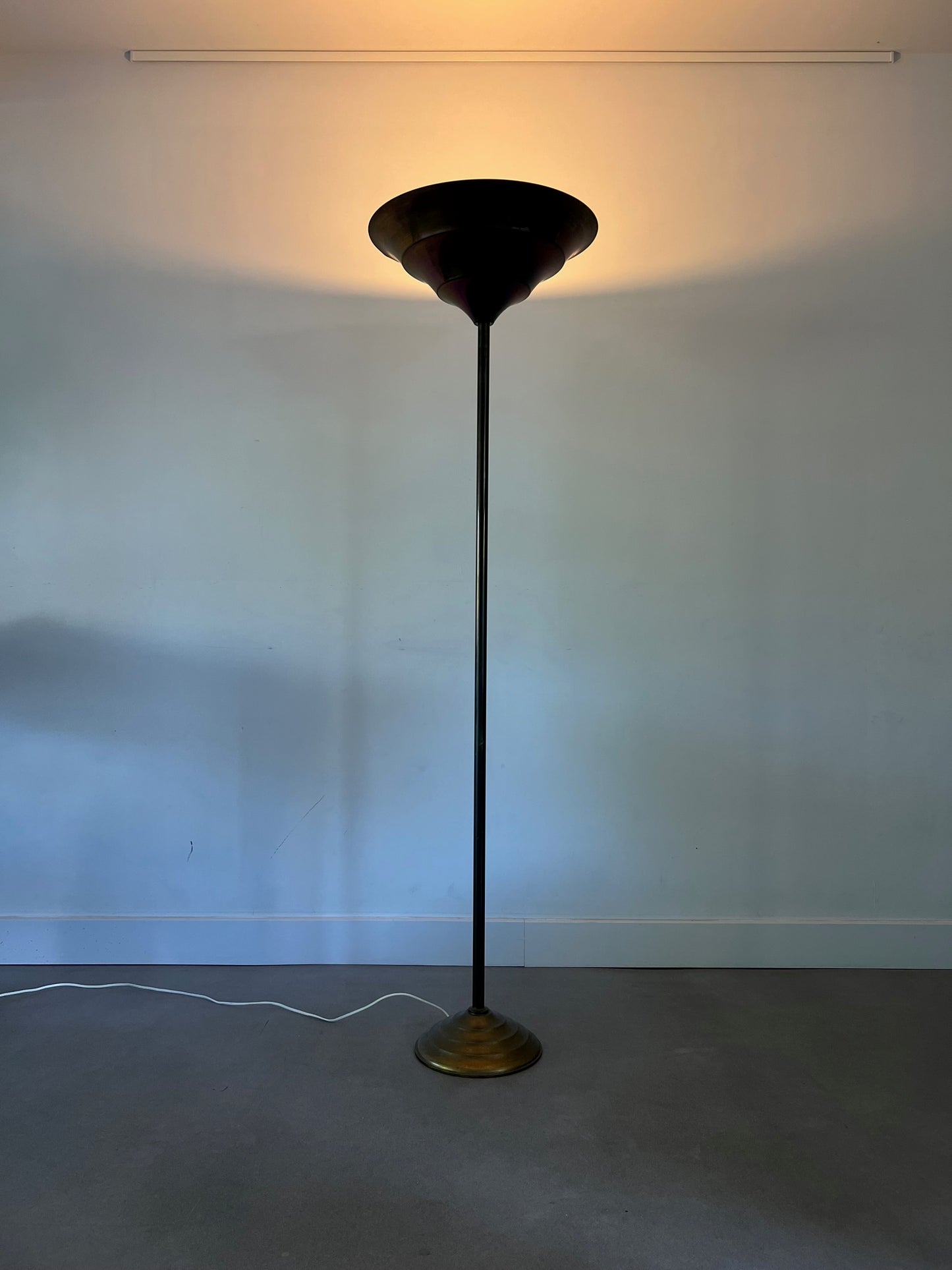 Big brass uplighter floorlamp 20's/30's