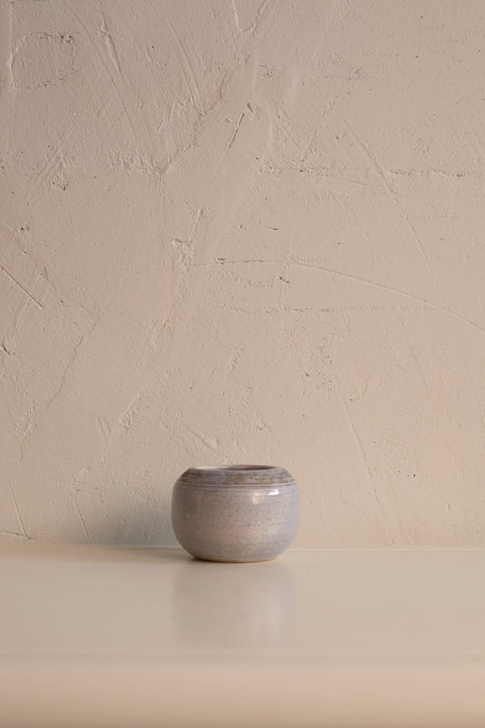 Ceramic cup / pot