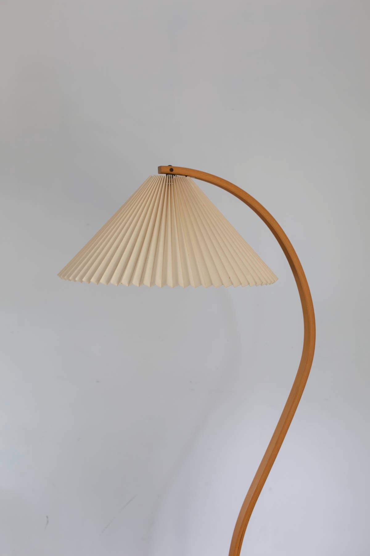 Mads Caprani floorlamp with cast iron base and original shade 70's