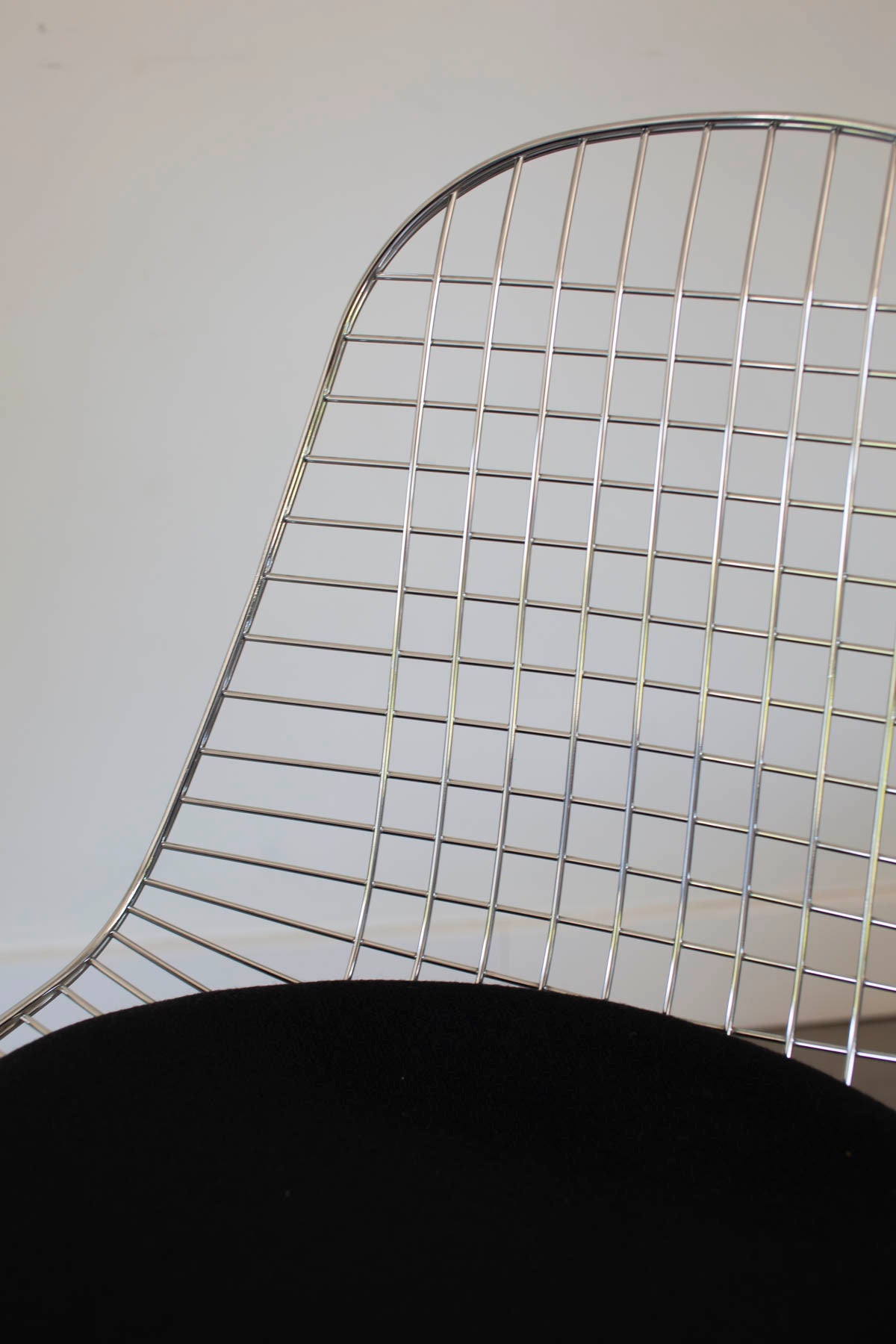 DKR wire chair by Charles & Ray Eames (rent only)