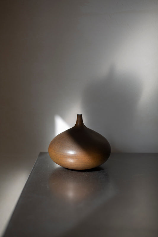 Ceramic brown vase / object