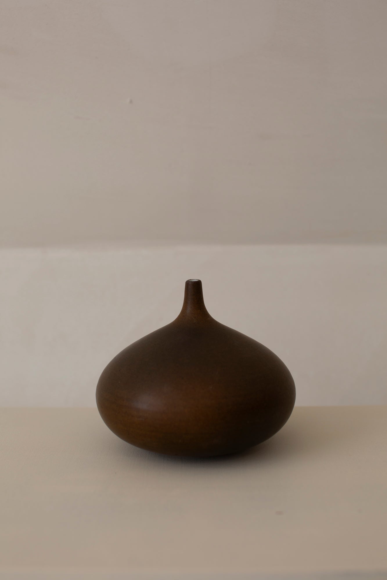 Ceramic brown vase / object