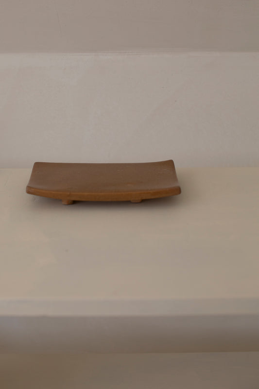 Ceramic serving plate