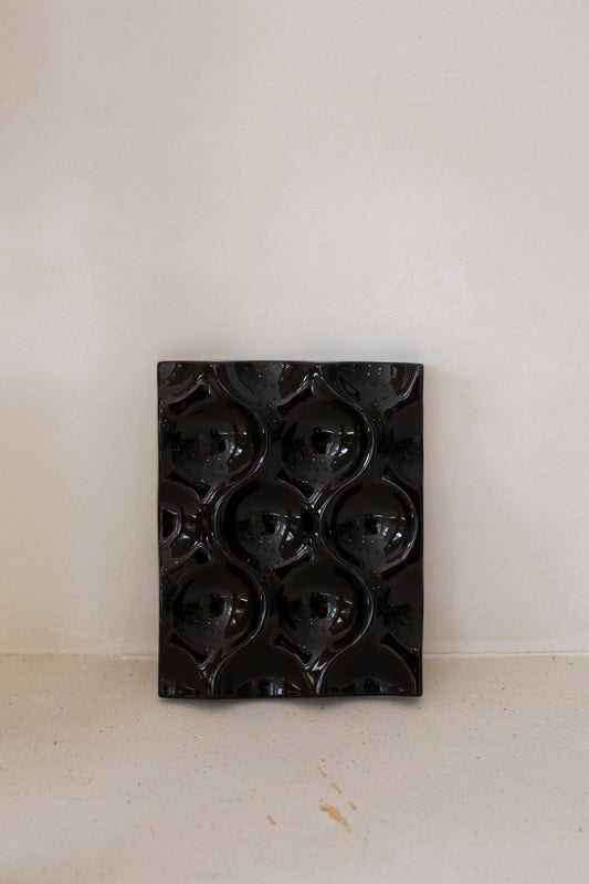 Black glazed ceramic object / fruitbowl
