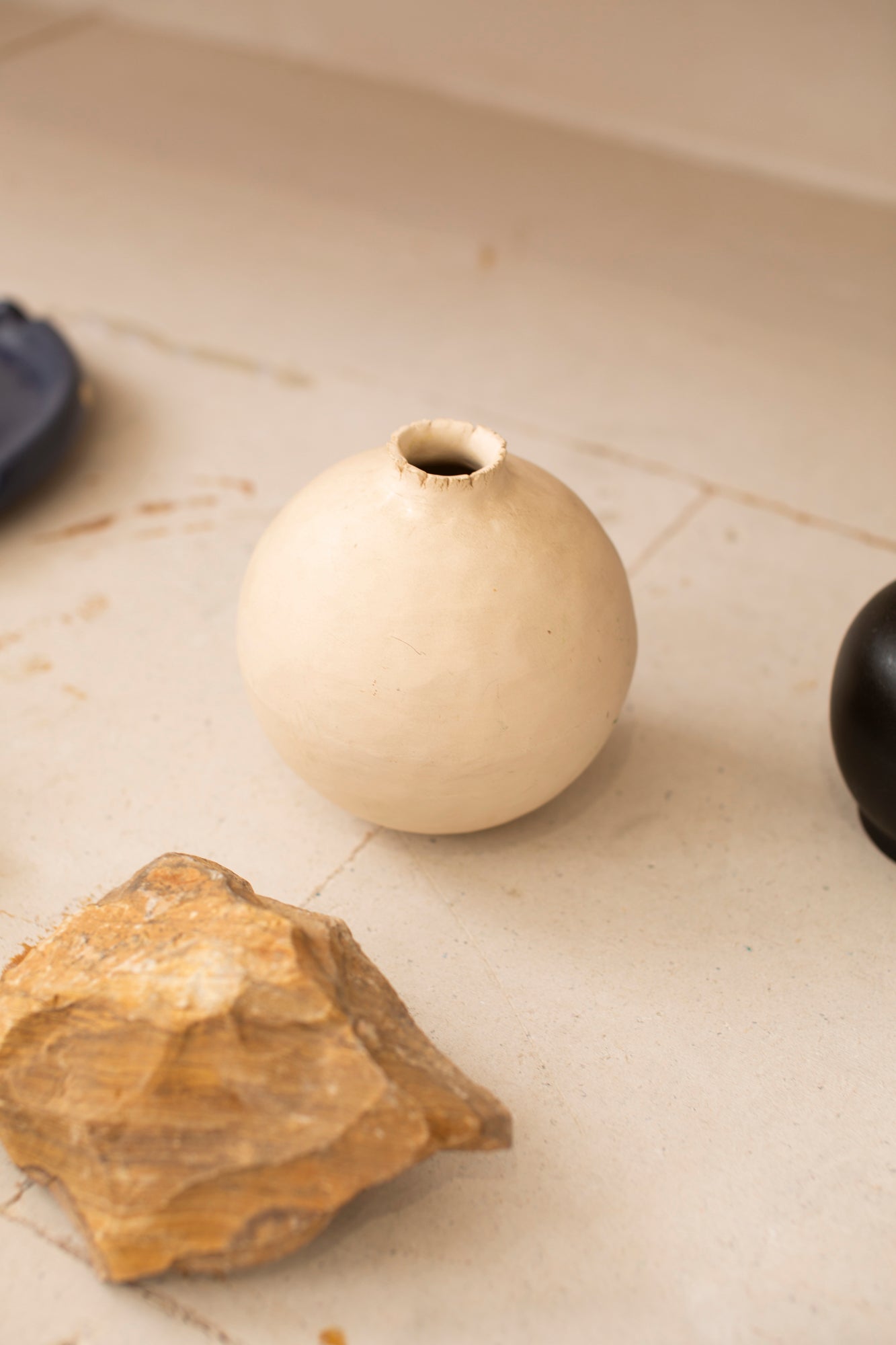 Round - bulbous ceramic vase