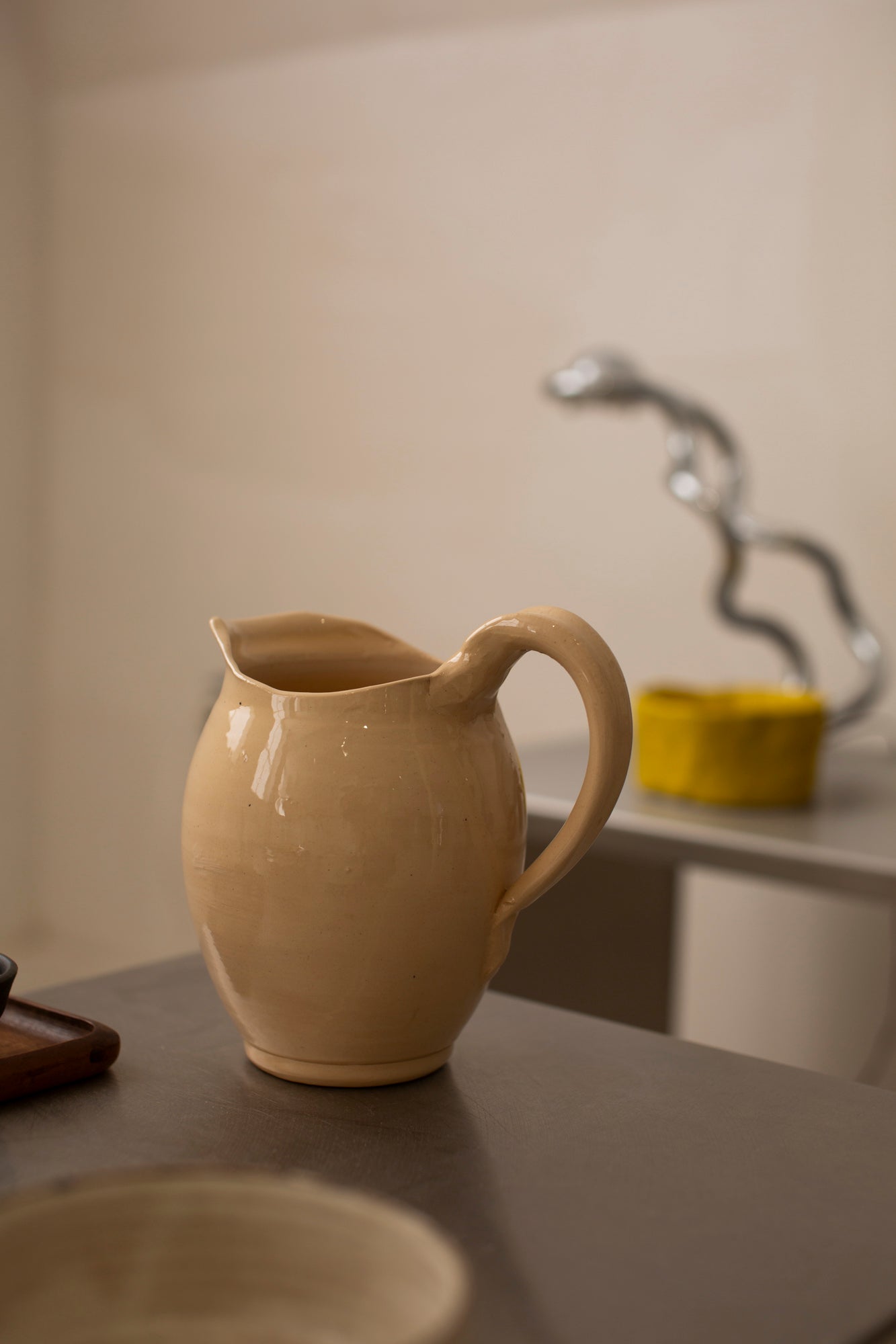 Pottery ceramic serving can