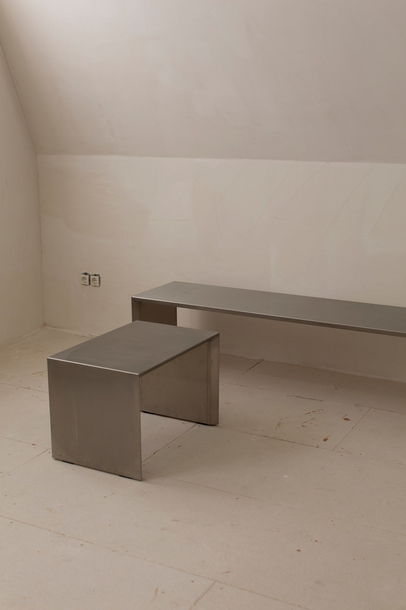 Set of 2 stainless steel benches / (side) tables