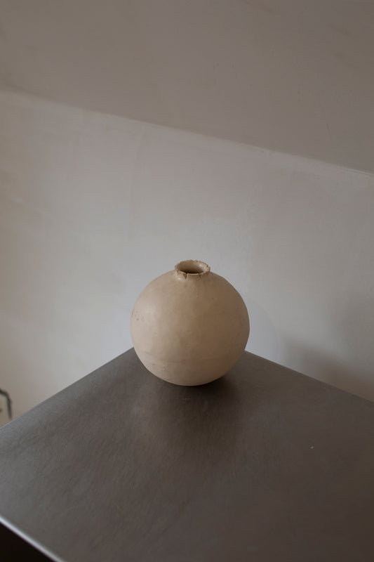 Round - bulbous ceramic vase