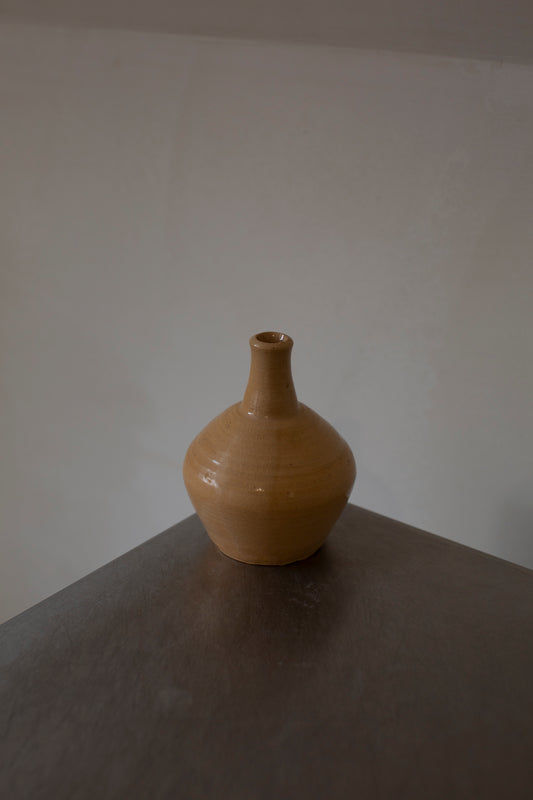 Small ceramic decor object