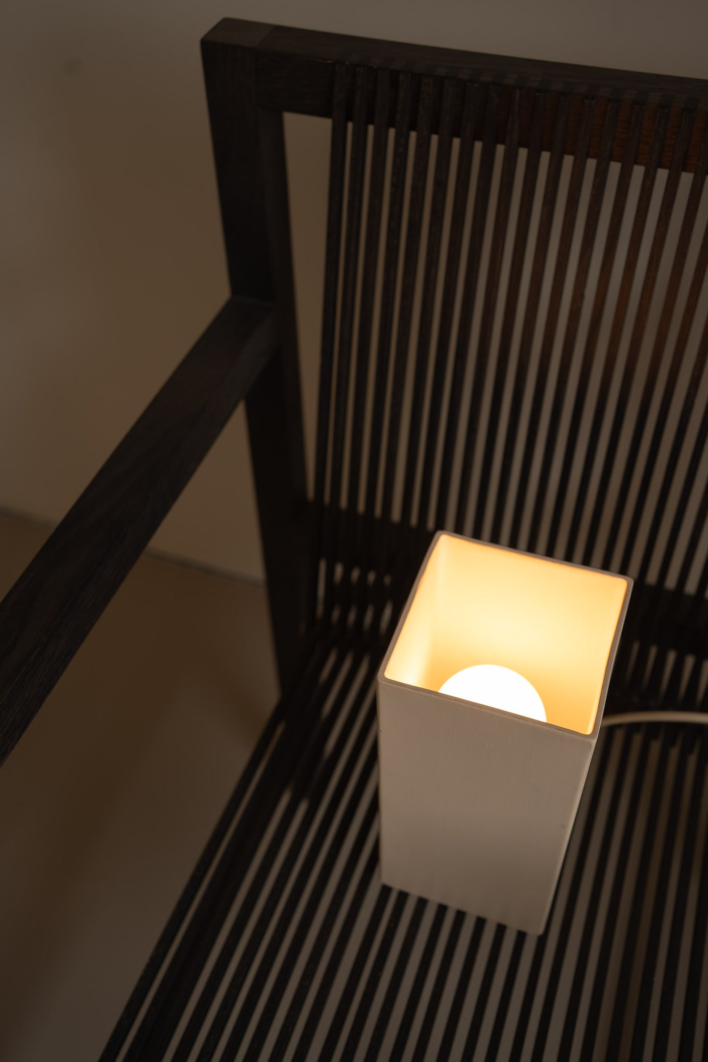 Ceramic table lamp