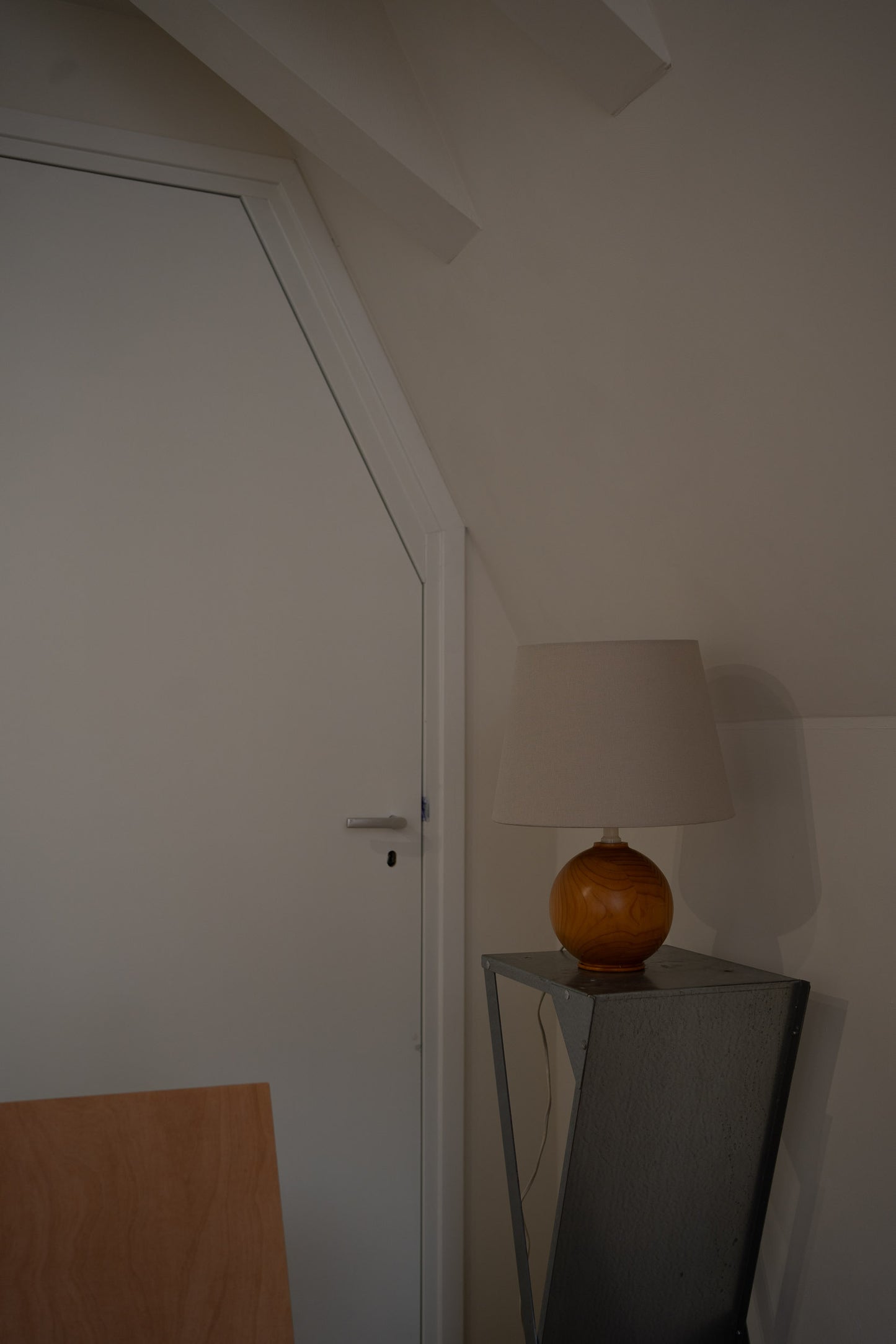 Table lamp wooden ball